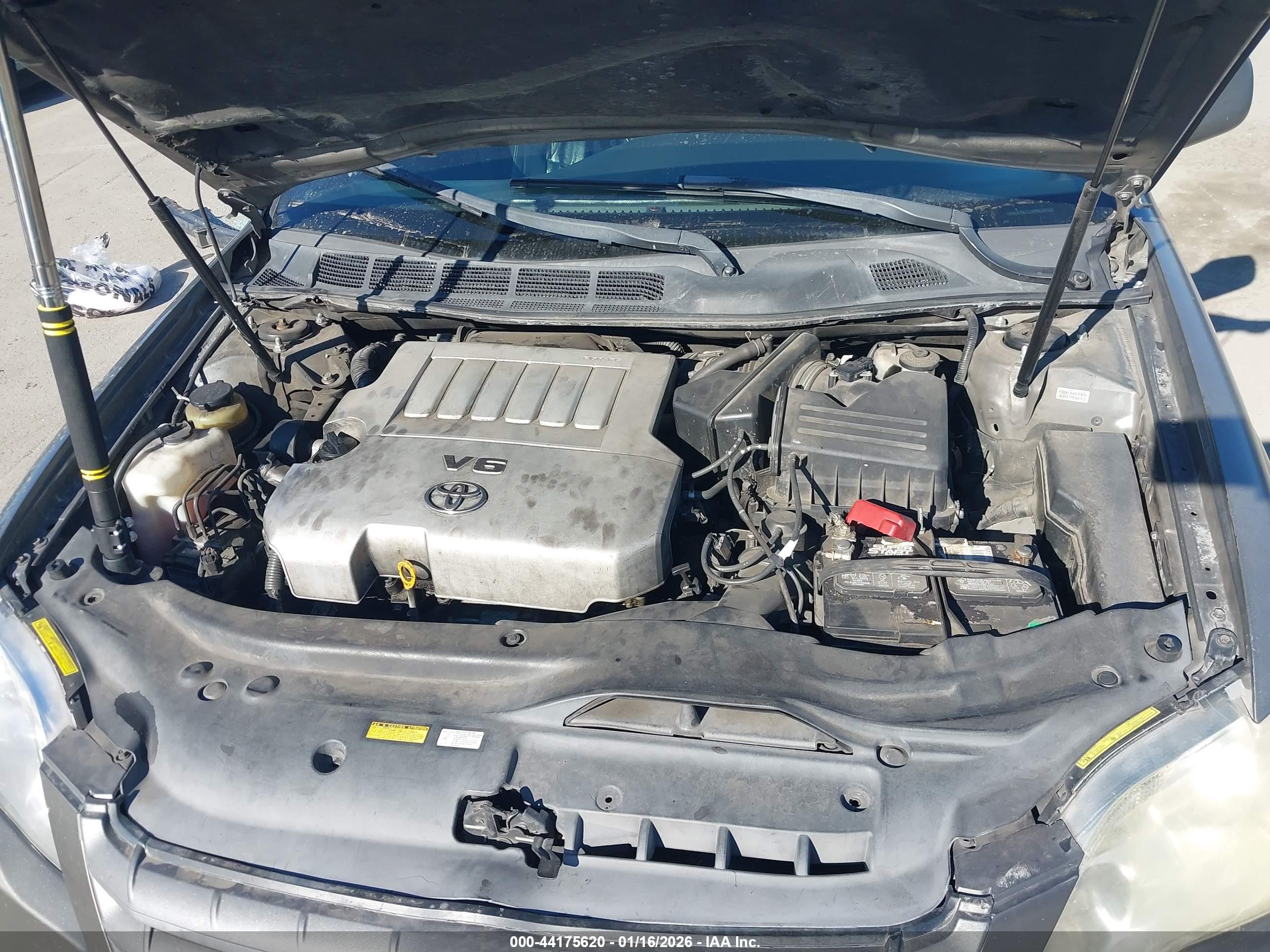 TOYOTA AVALON image 10