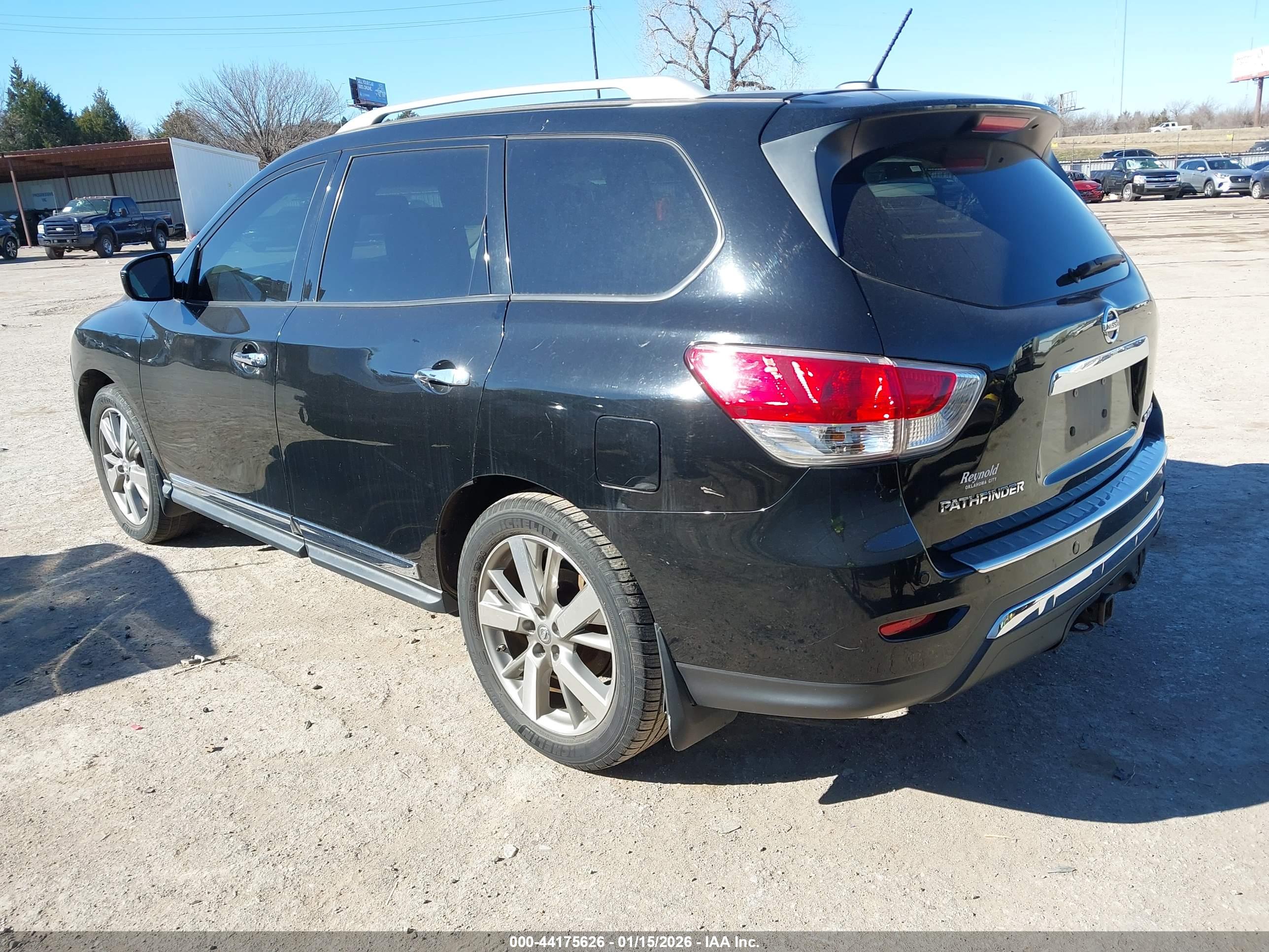 NISSAN PATHFINDER image 3