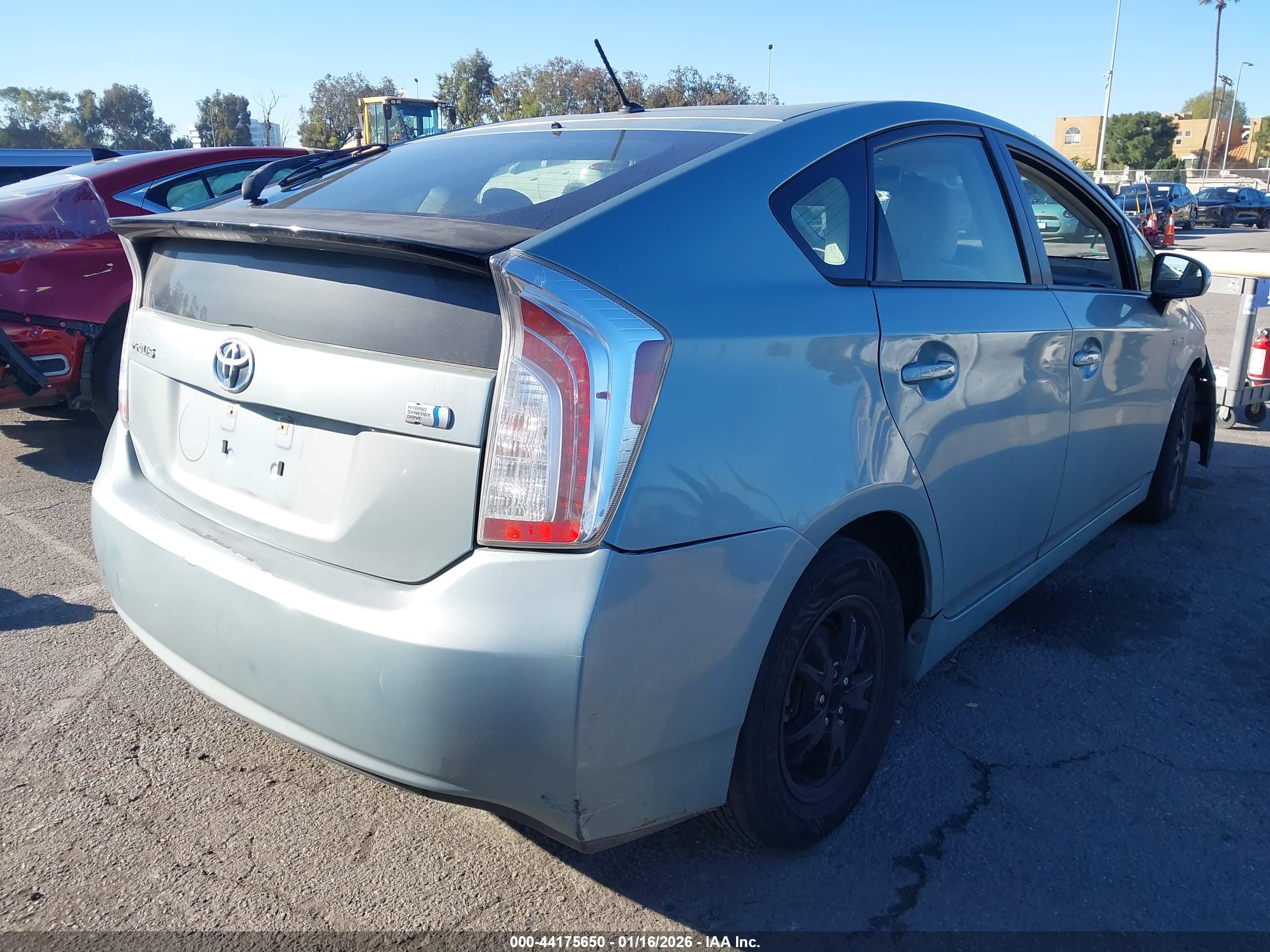 TOYOTA PRIUS image 4