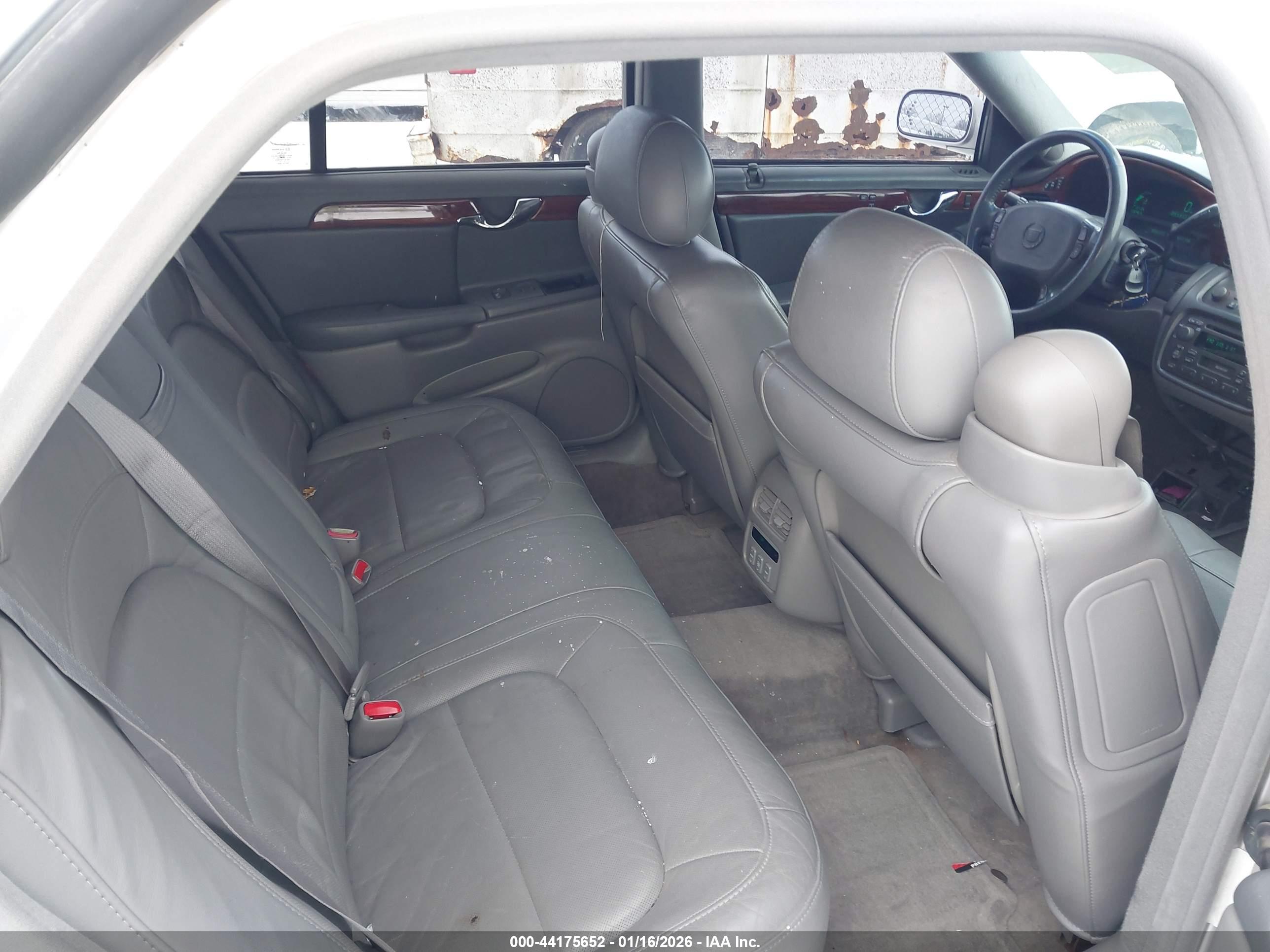 CADILLAC DEVILLE image 8