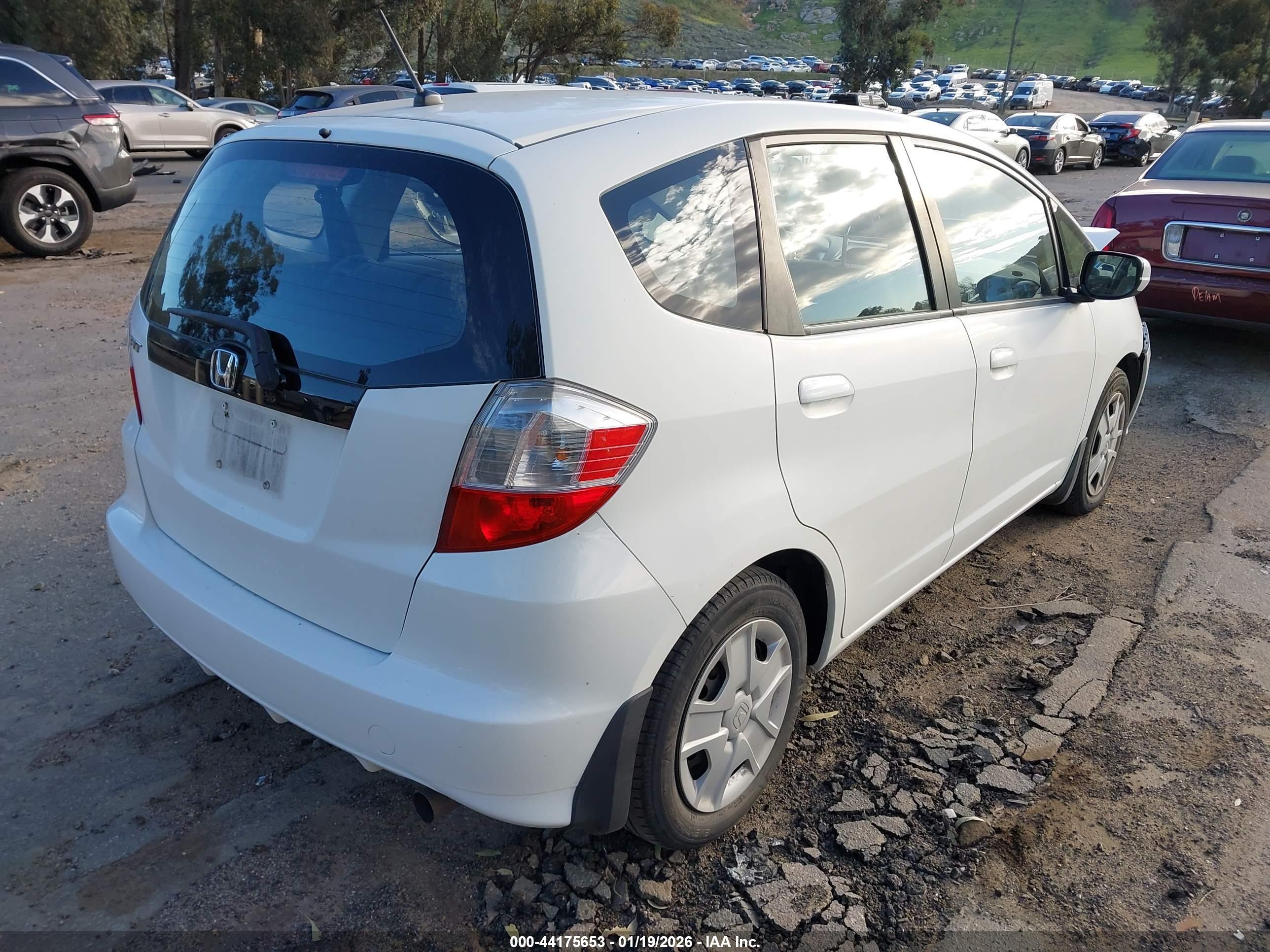 HONDA FIT image 4