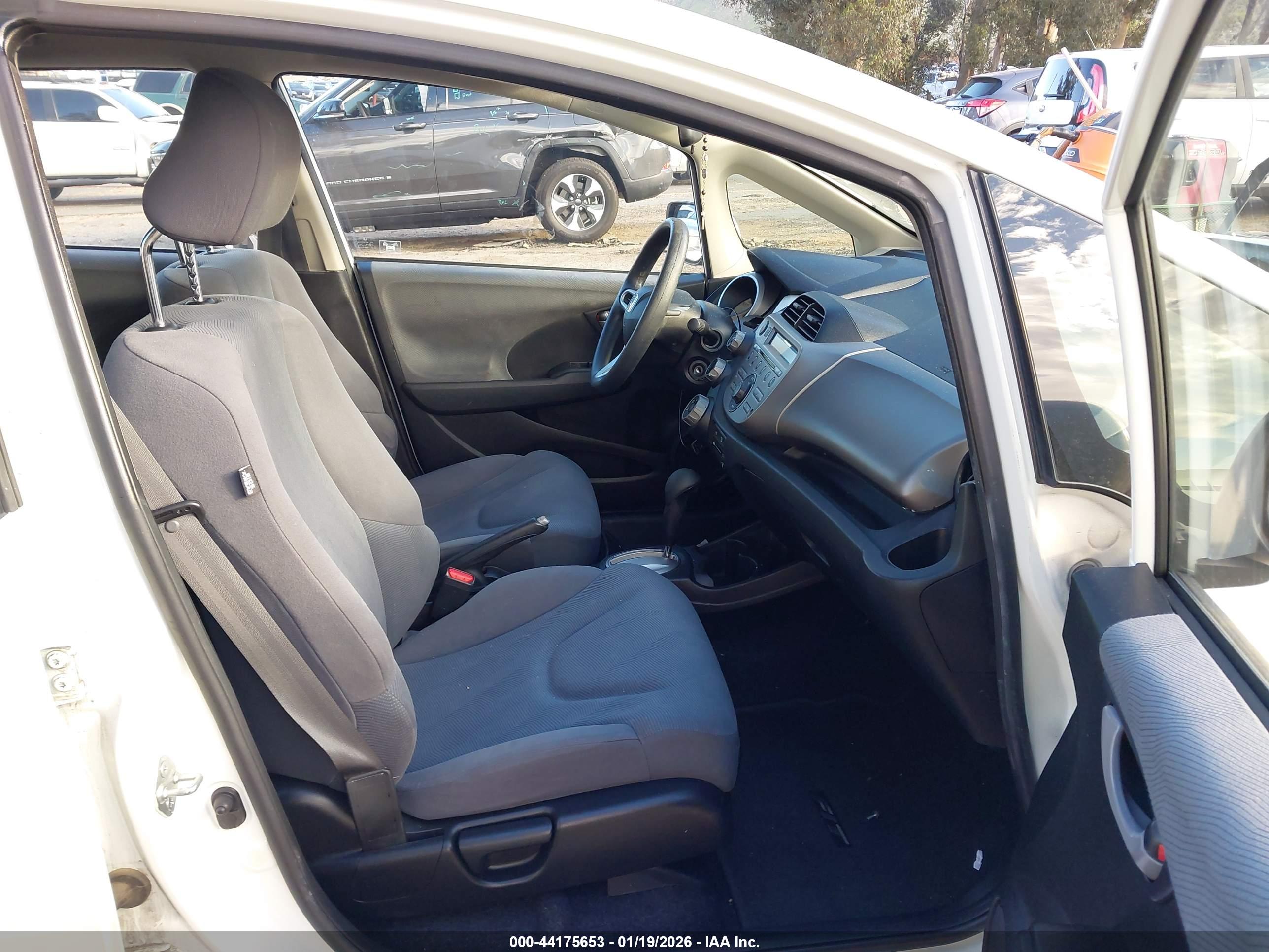 HONDA FIT image 5