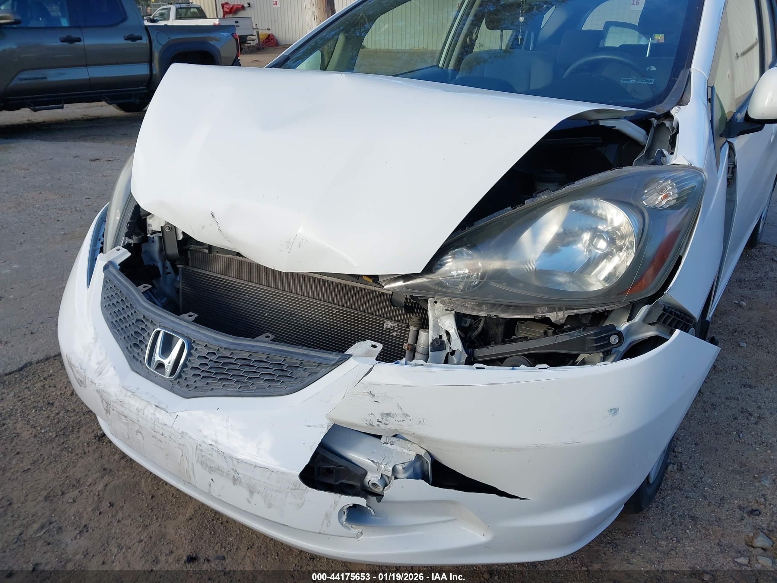 HONDA FIT image 6