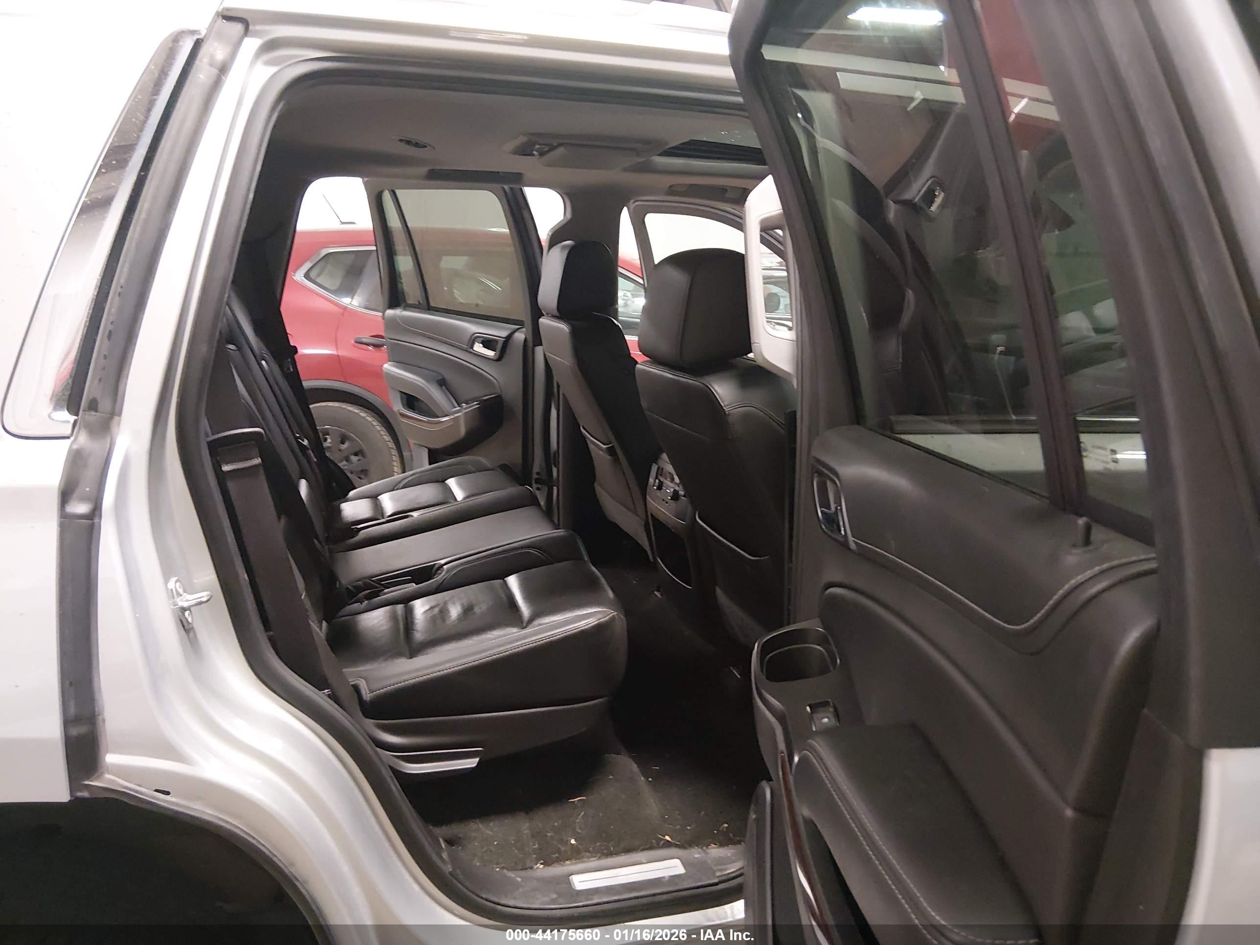 GMC YUKON image 8