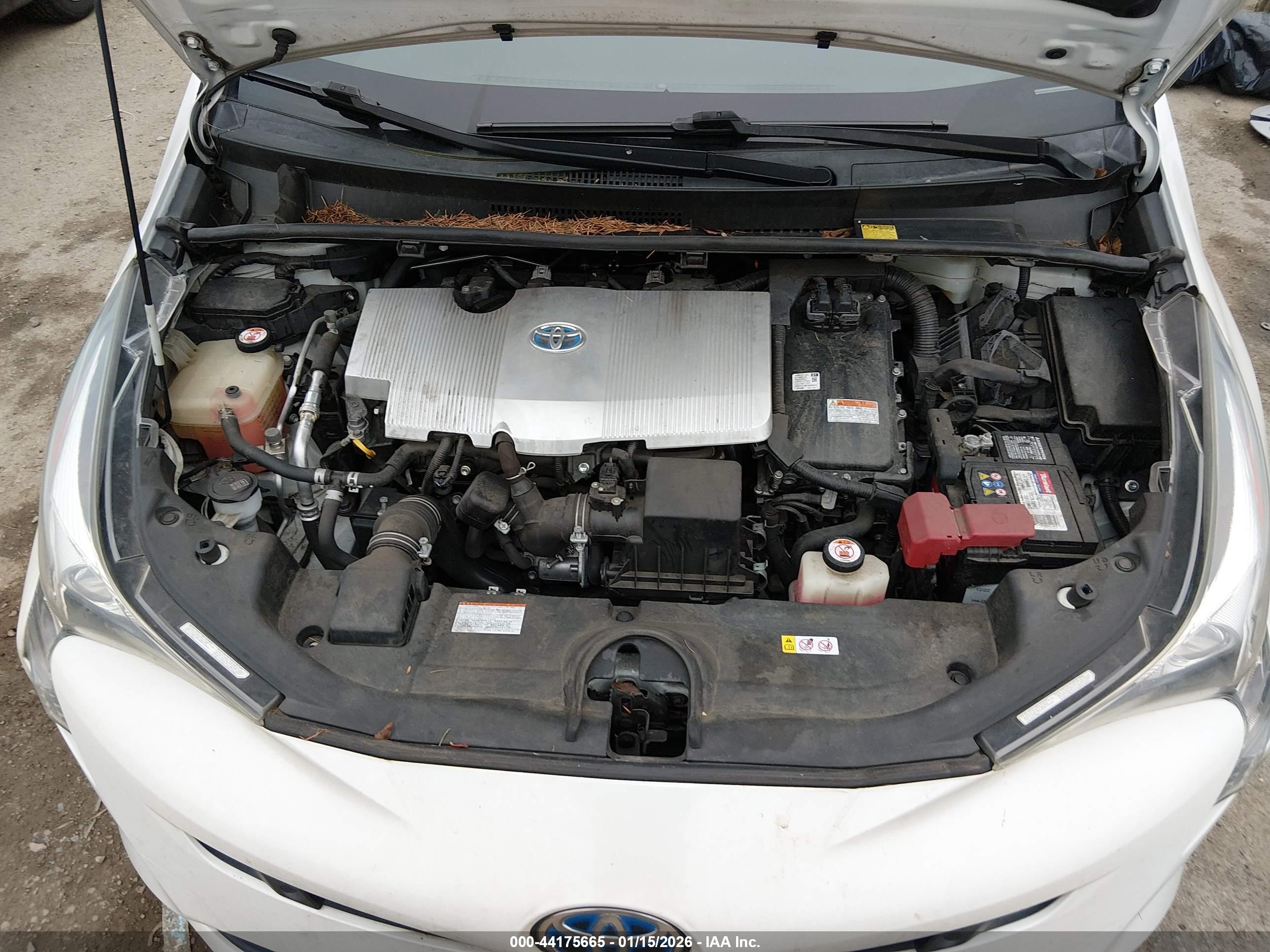 TOYOTA PRIUS image 10