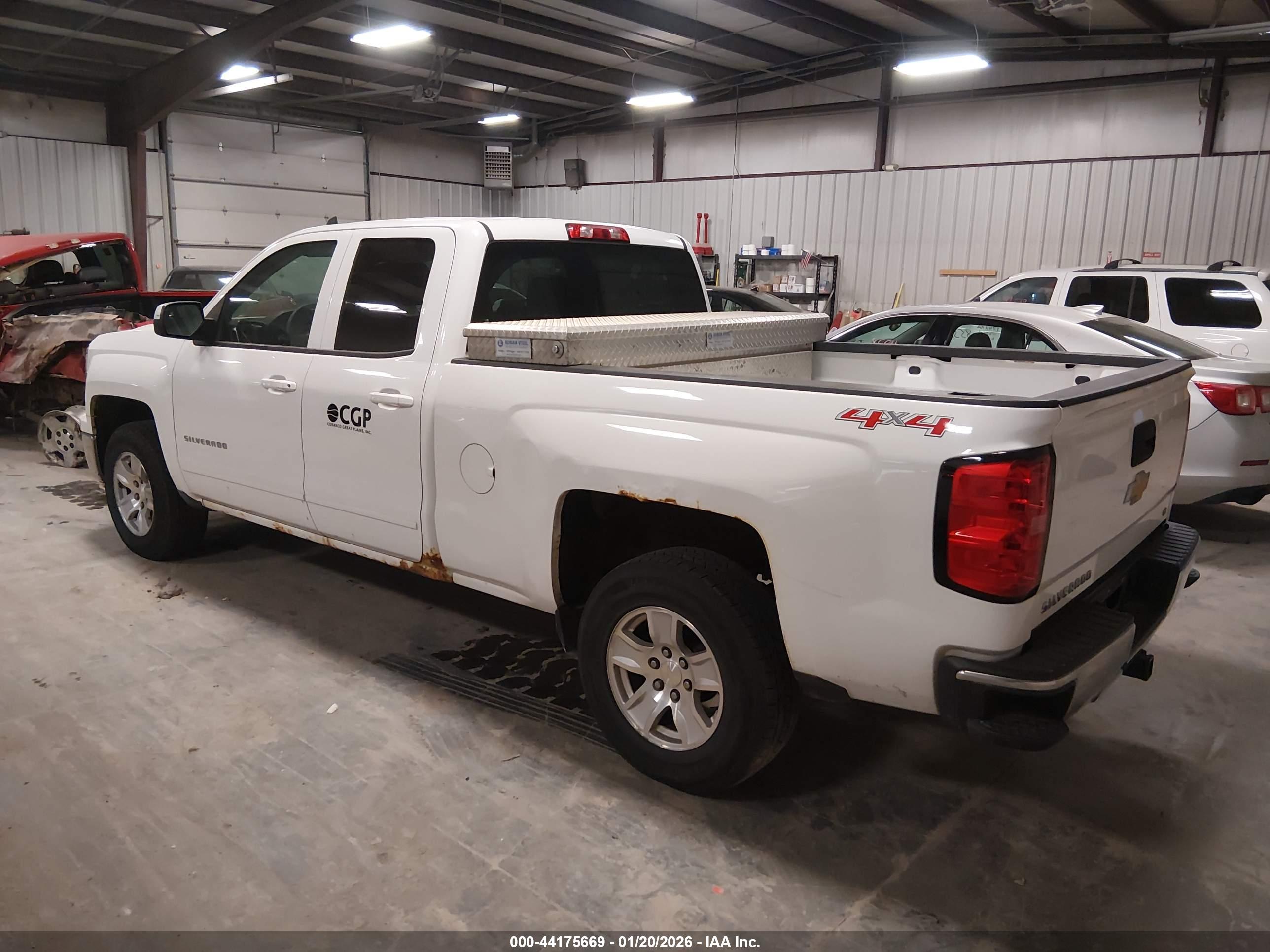 CHEVROLET SILVERADO image 3