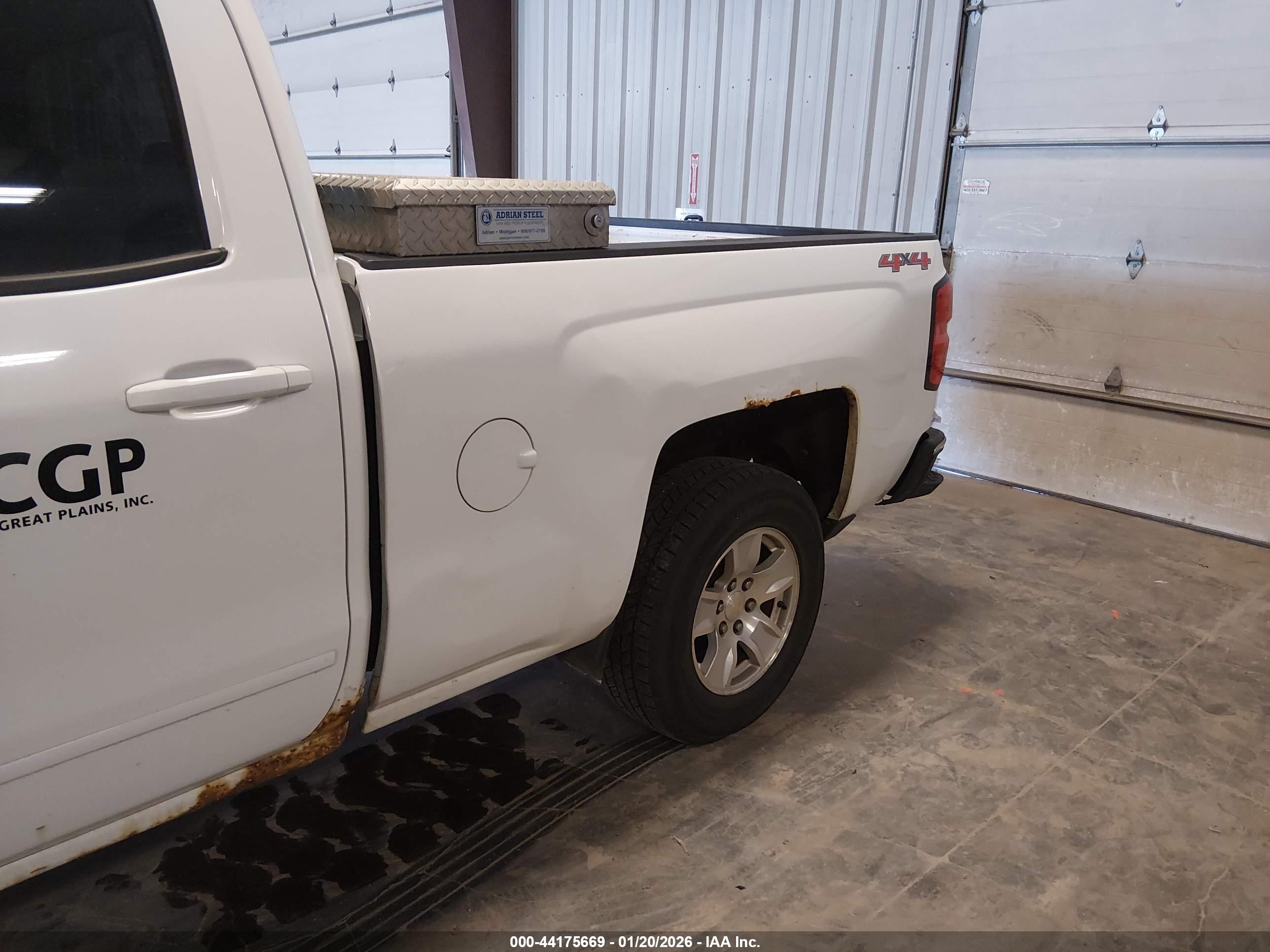 CHEVROLET SILVERADO image 6