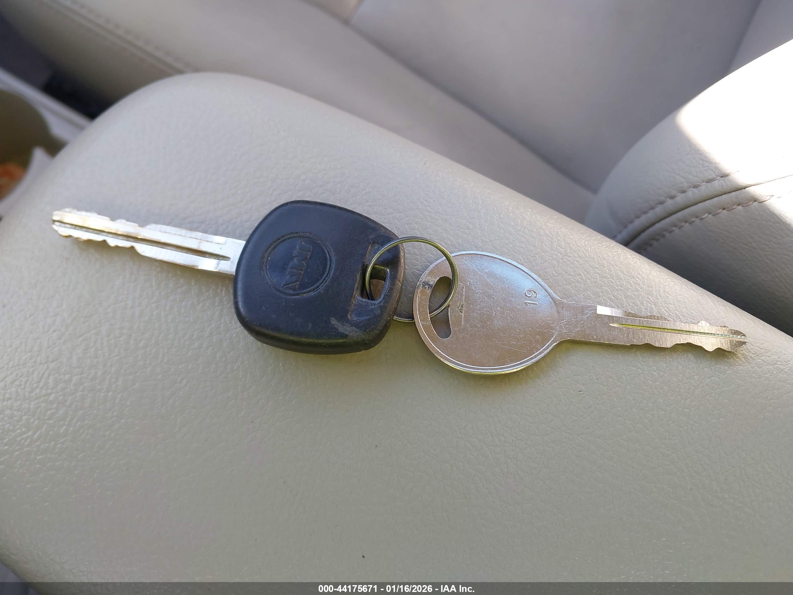 TOYOTA COROLLA image 11