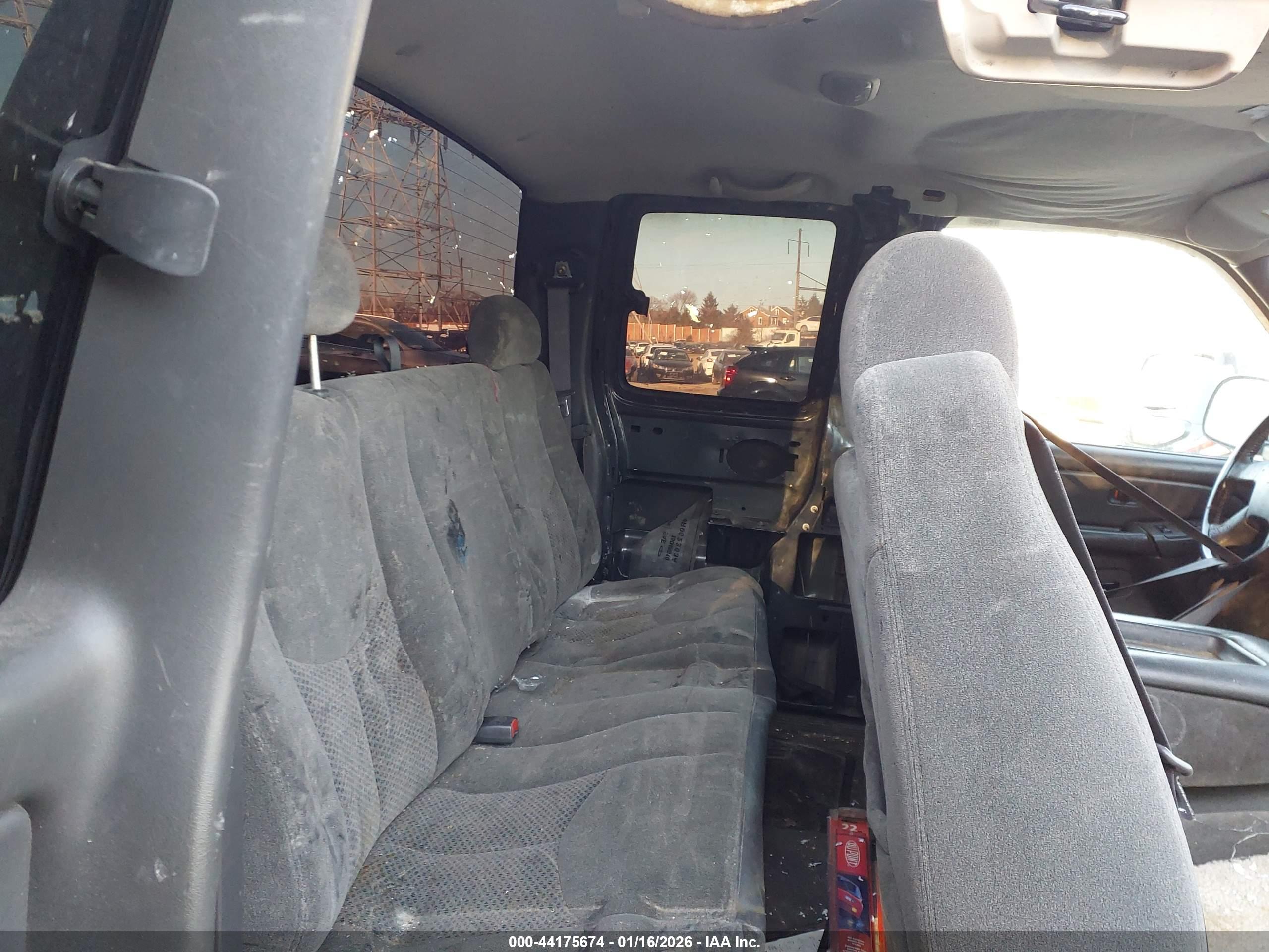 CHEVROLET SILVERADO image 8