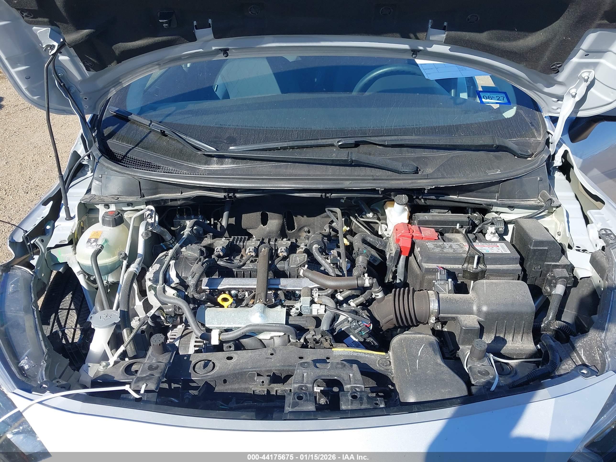 NISSAN VERSA image 10