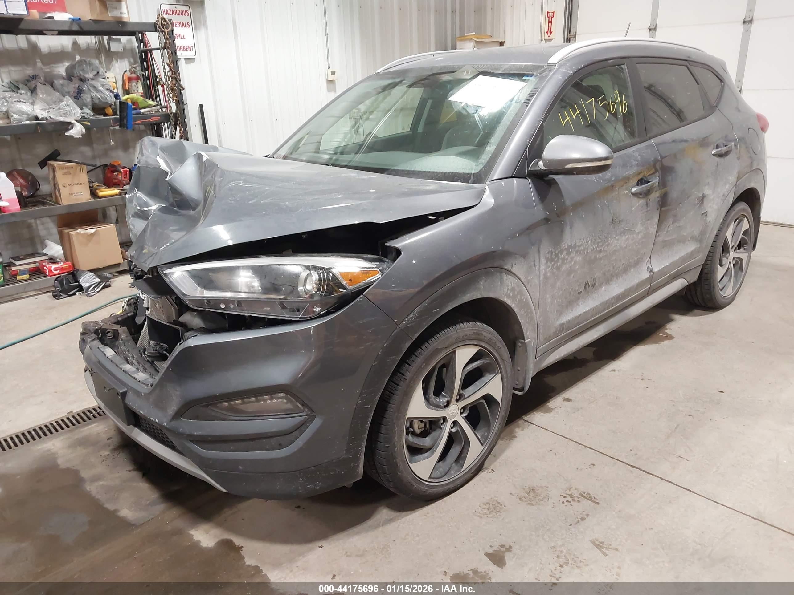 HYUNDAI TUCSON image 2