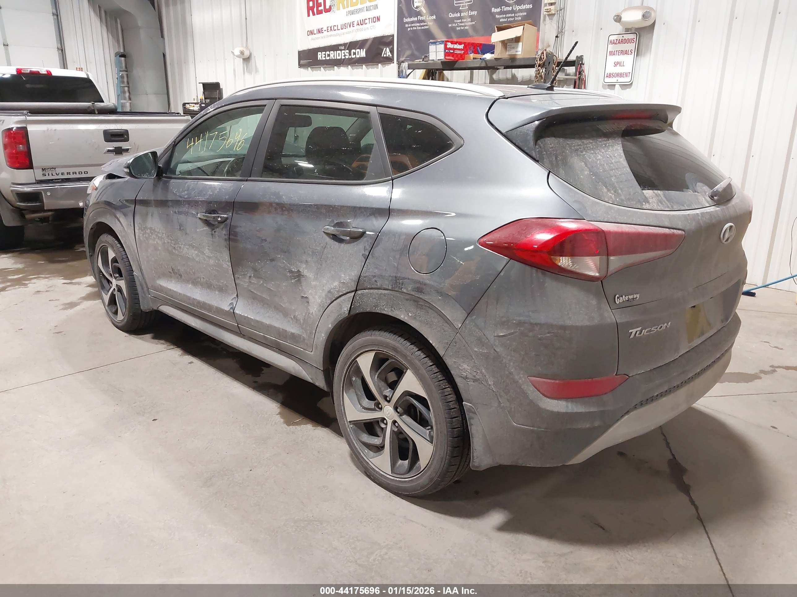 HYUNDAI TUCSON image 3