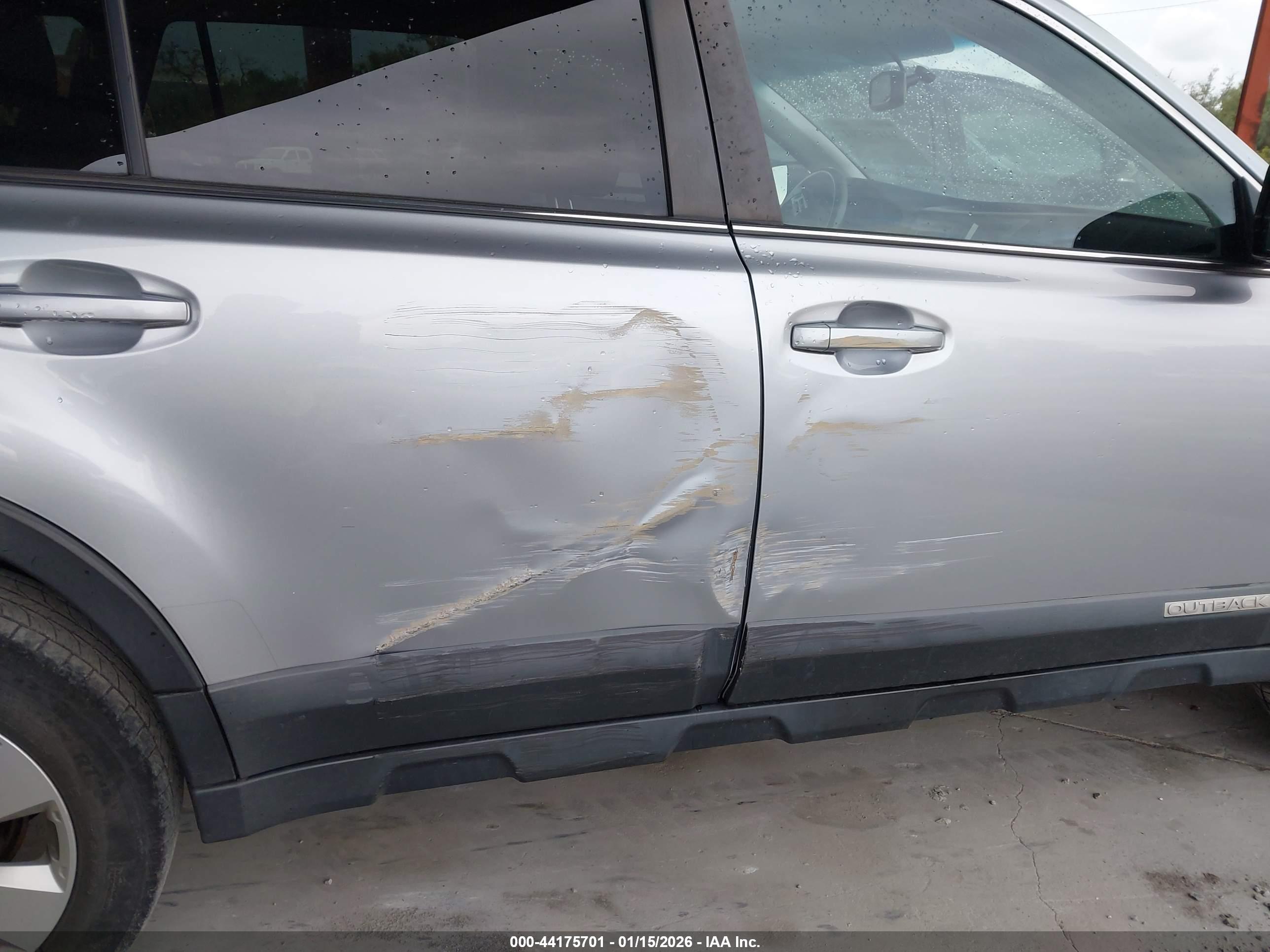 SUBARU OUTBACK image 6