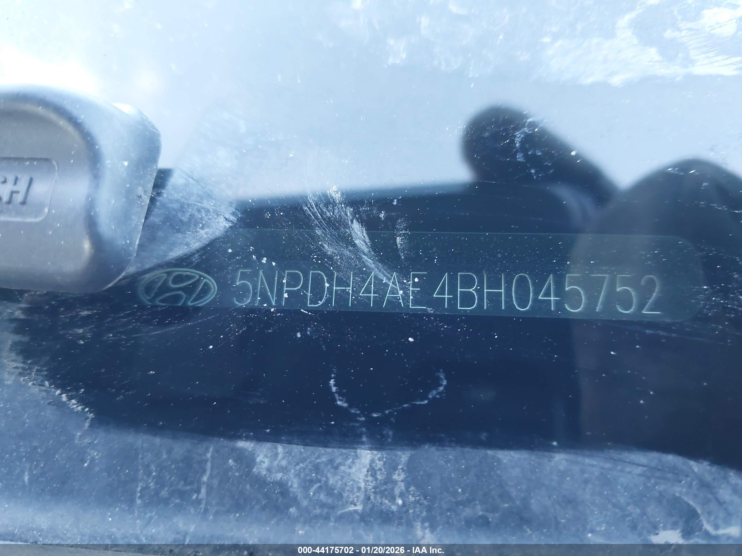 HYUNDAI ELANTRA image 9