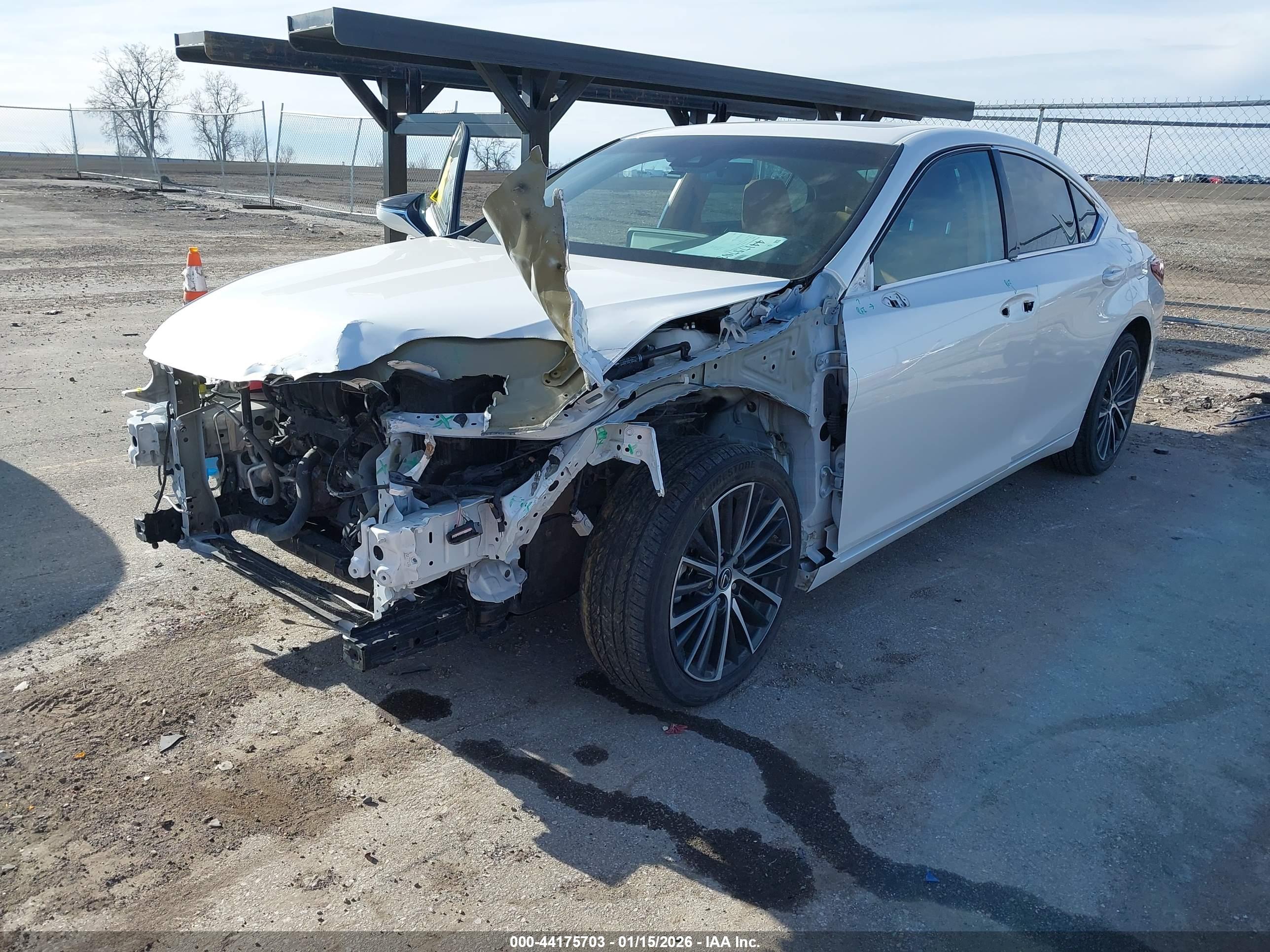 LEXUS ES image 2