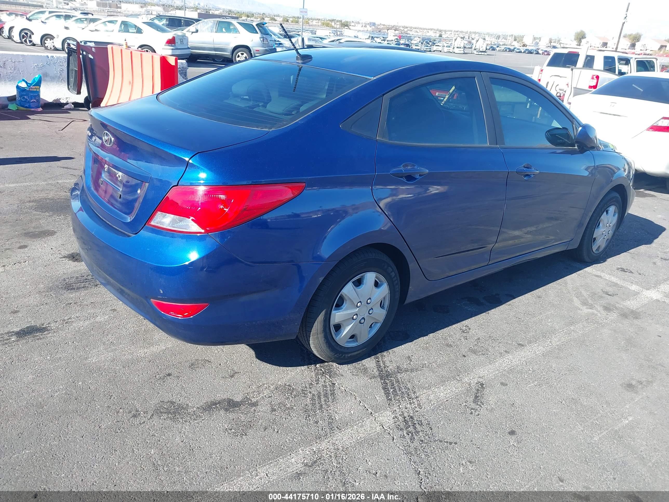 HYUNDAI ACCENT image 4