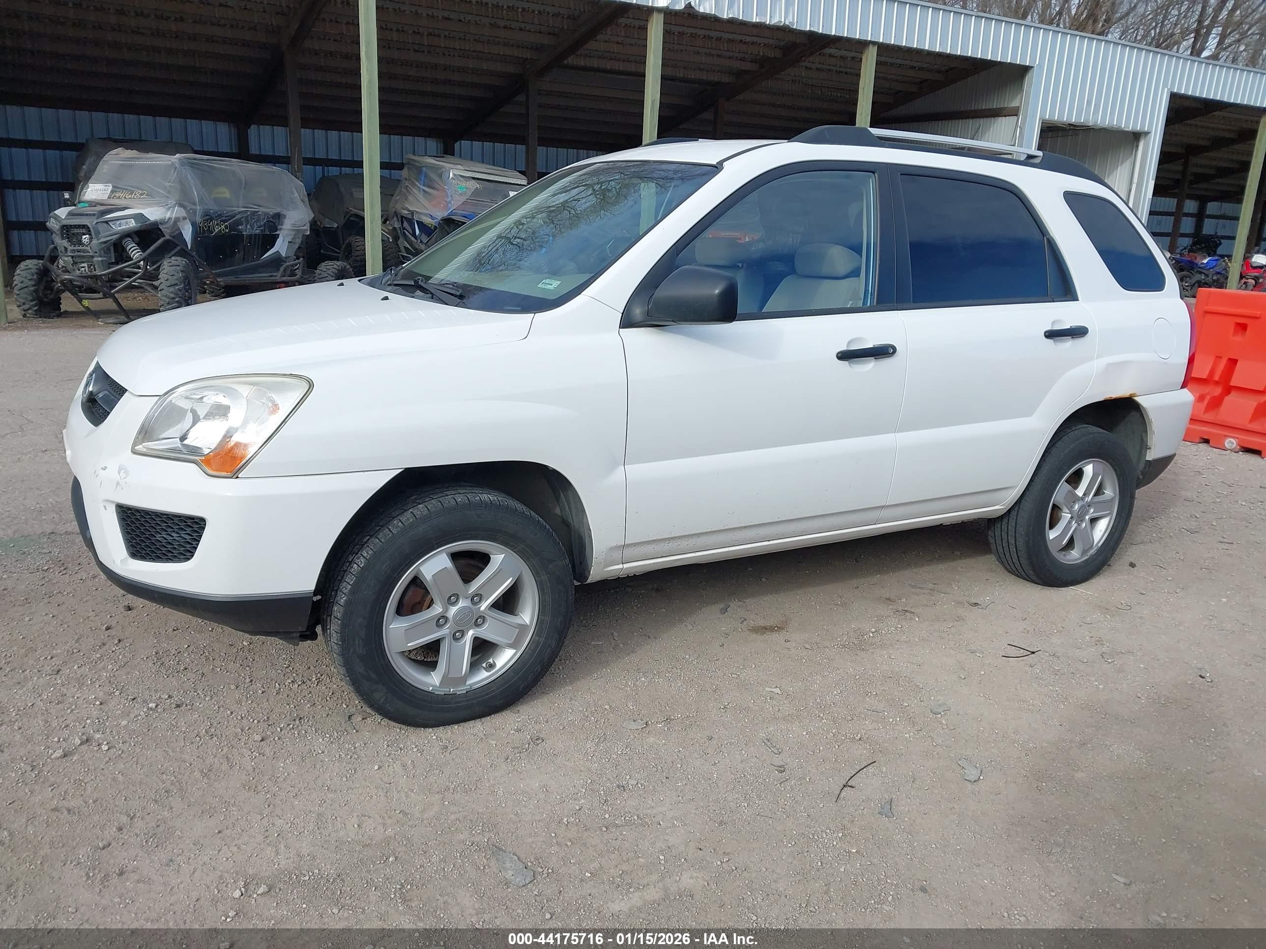KIA SPORTAGE image 2