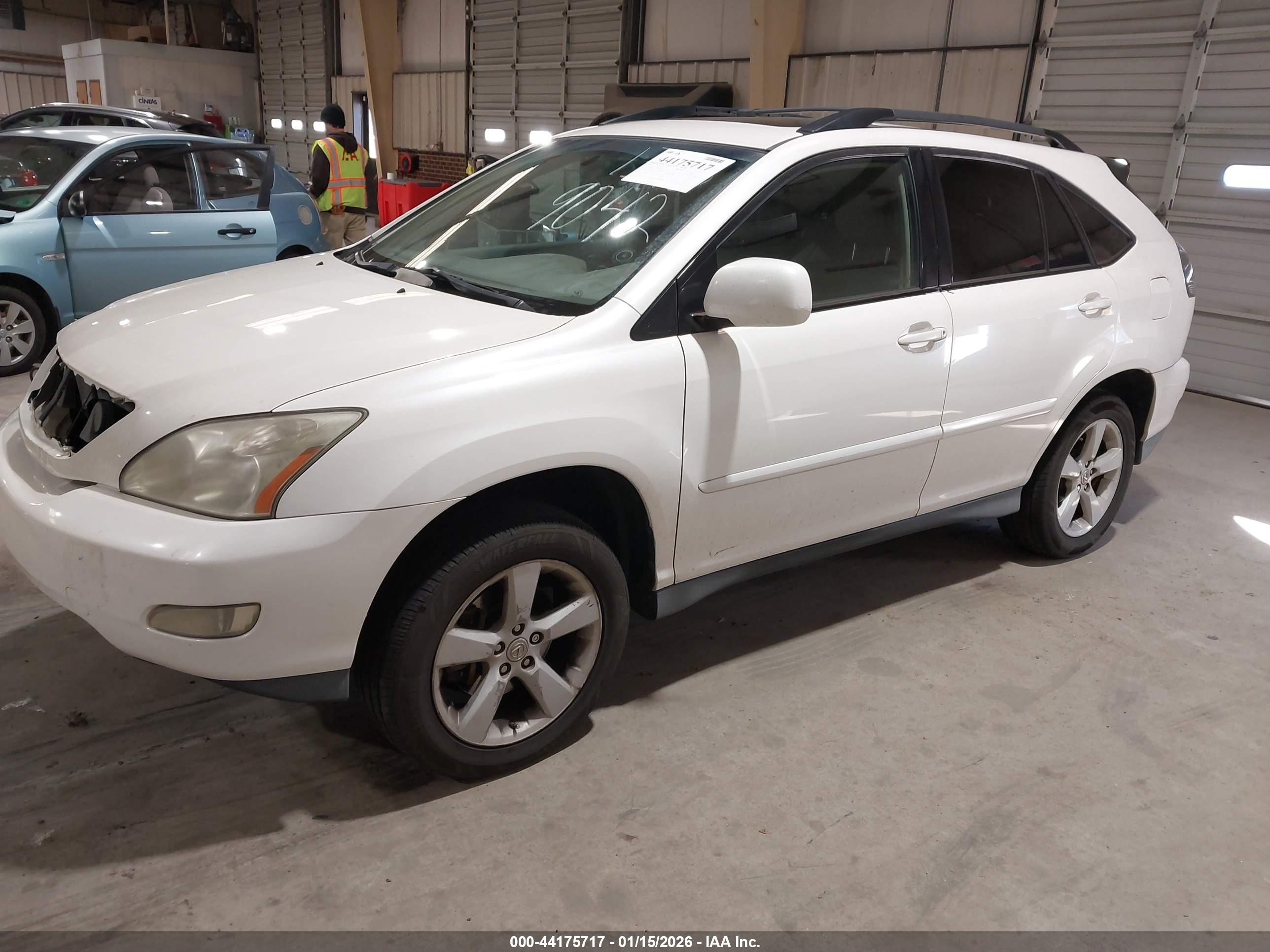 LEXUS RX image 2