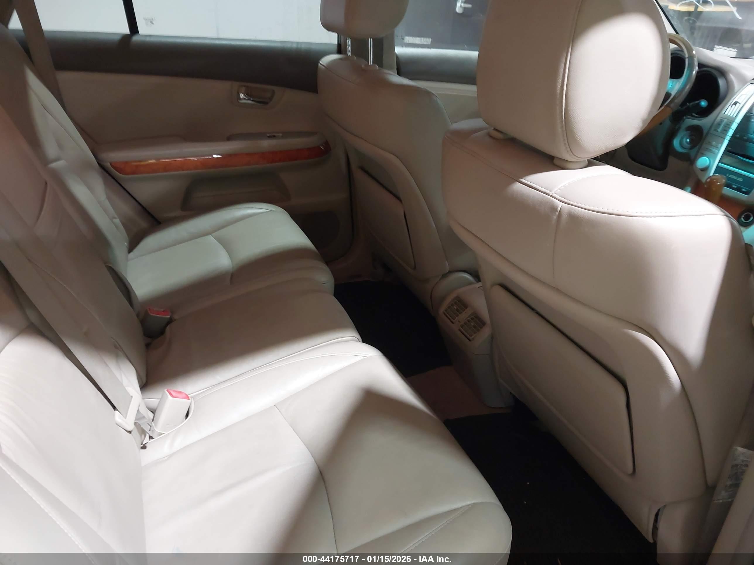 LEXUS RX image 8