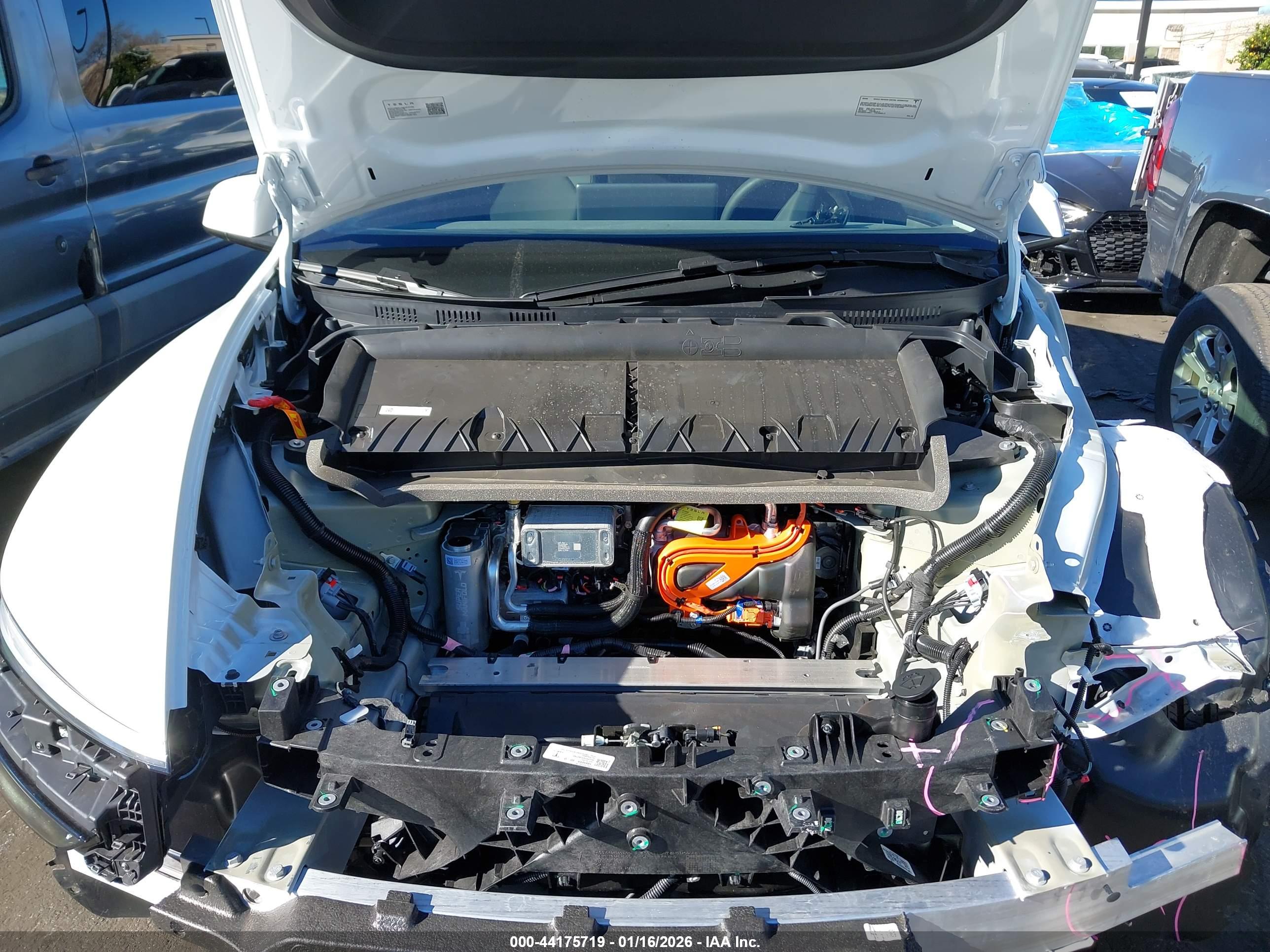 TESLA MODEL image 10