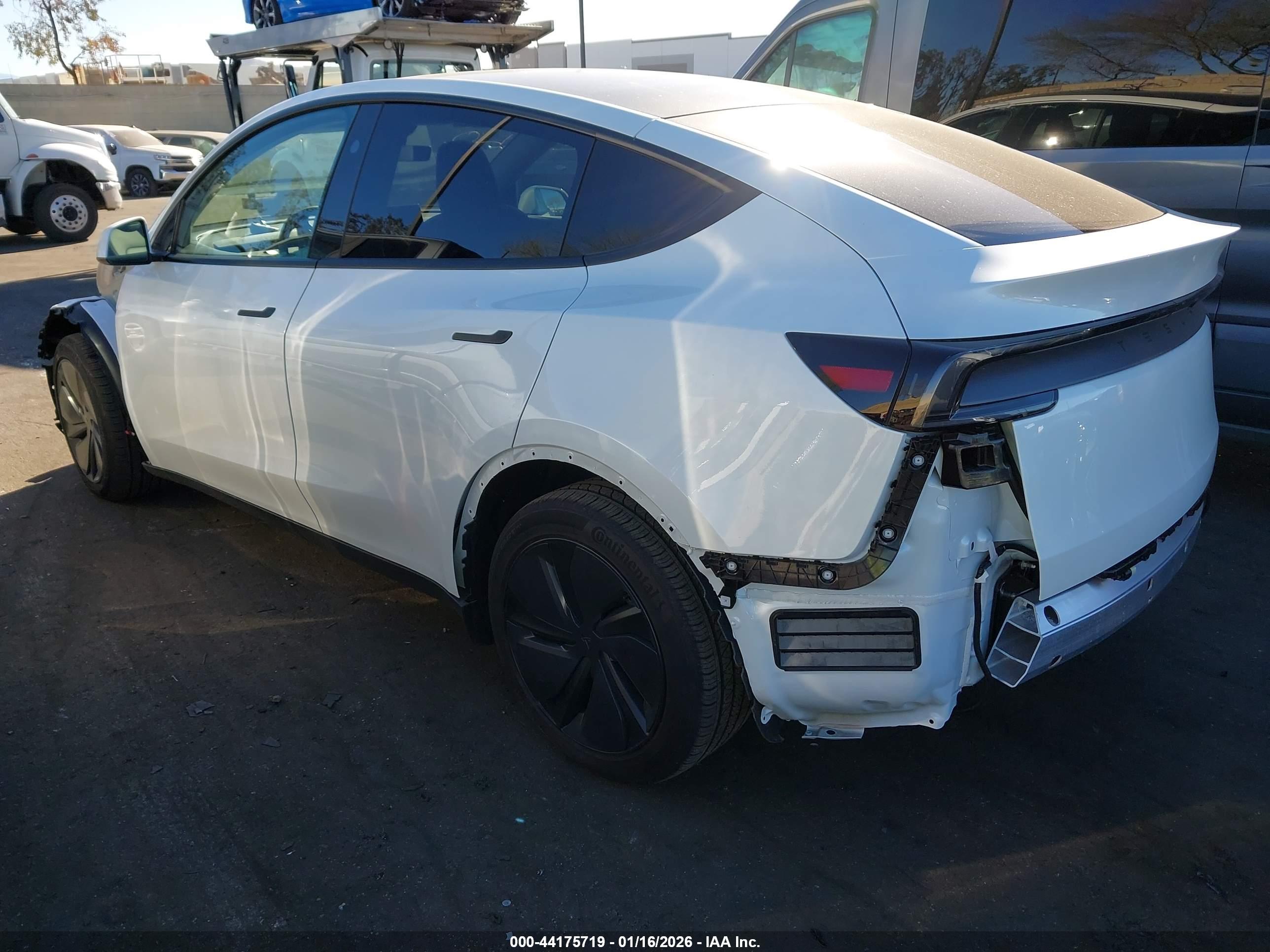 TESLA MODEL image 3