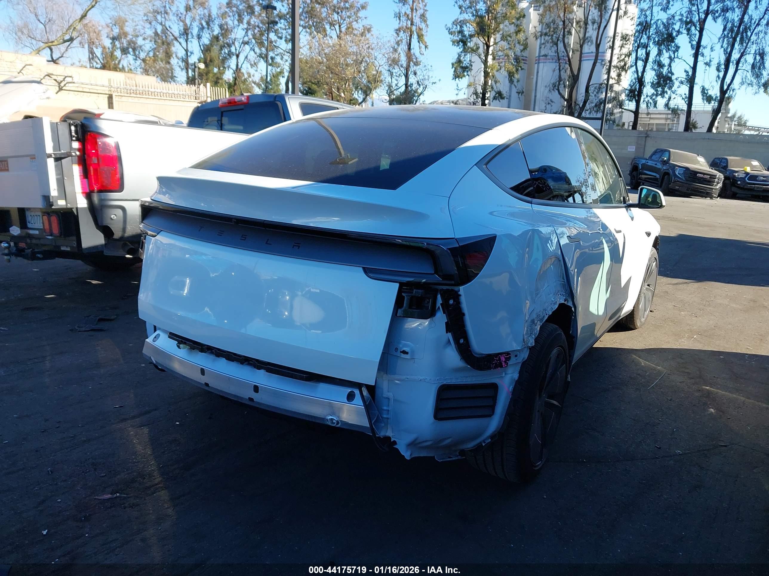 TESLA MODEL image 4