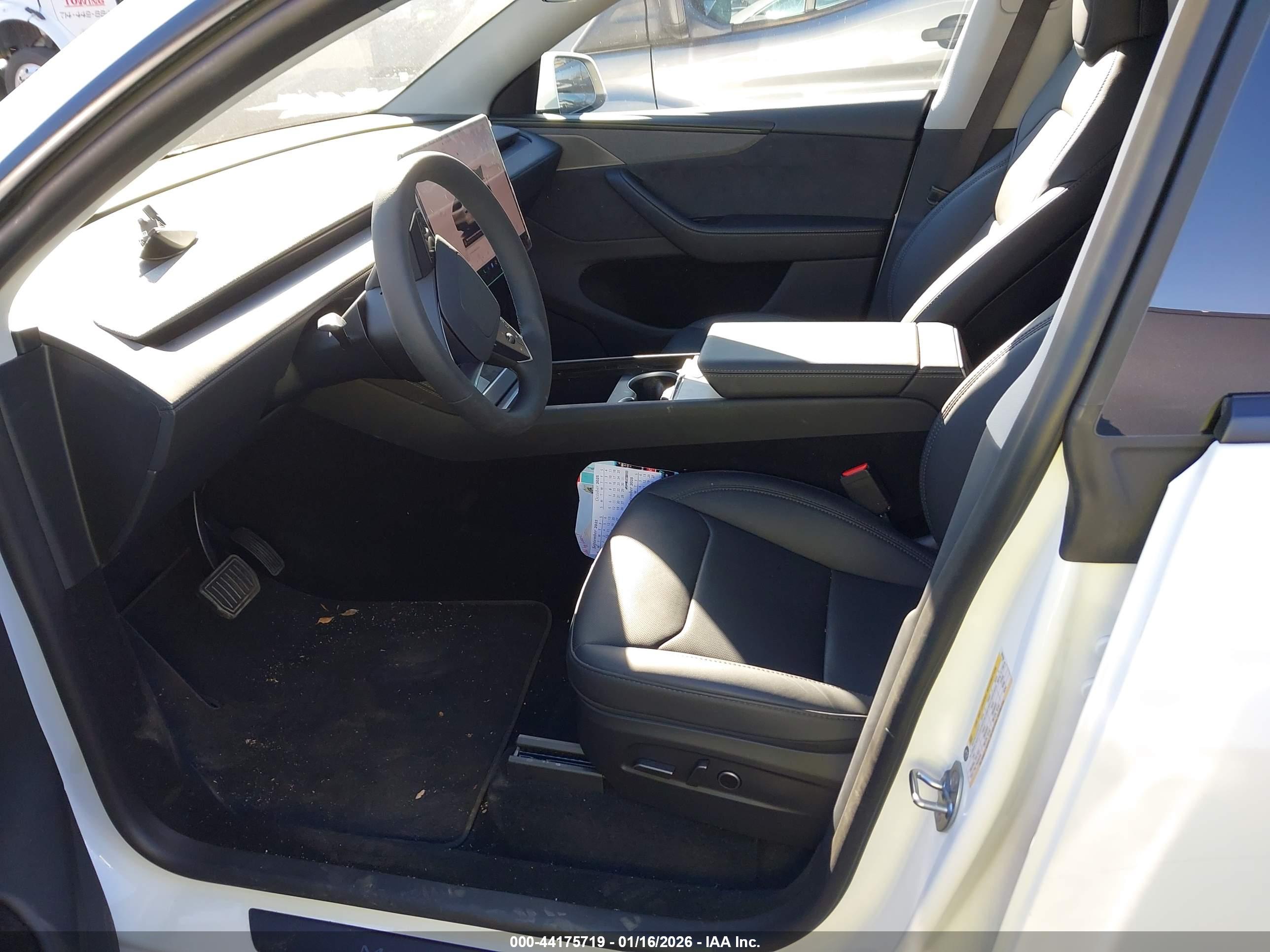 TESLA MODEL image 5