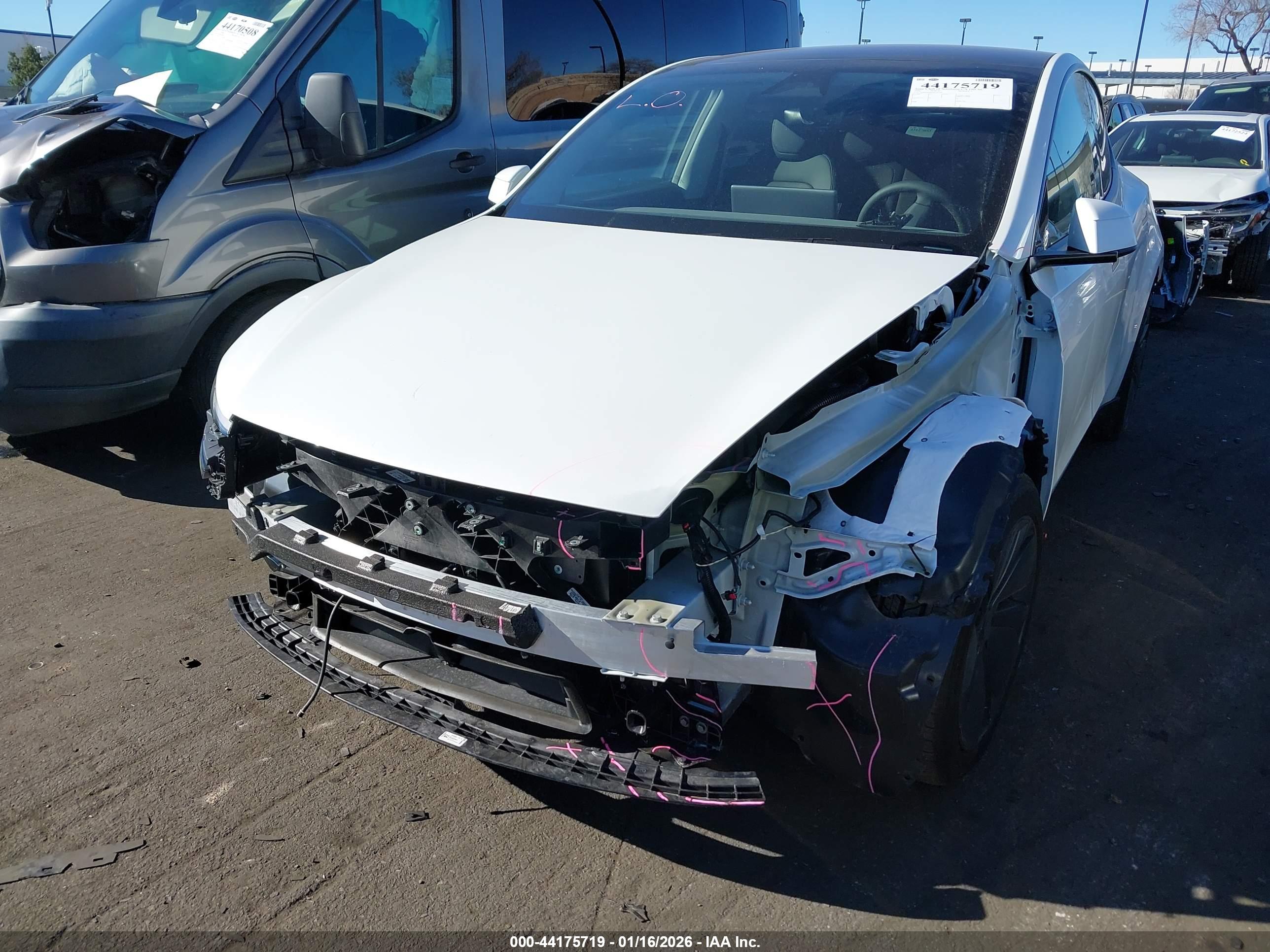 TESLA MODEL image 6
