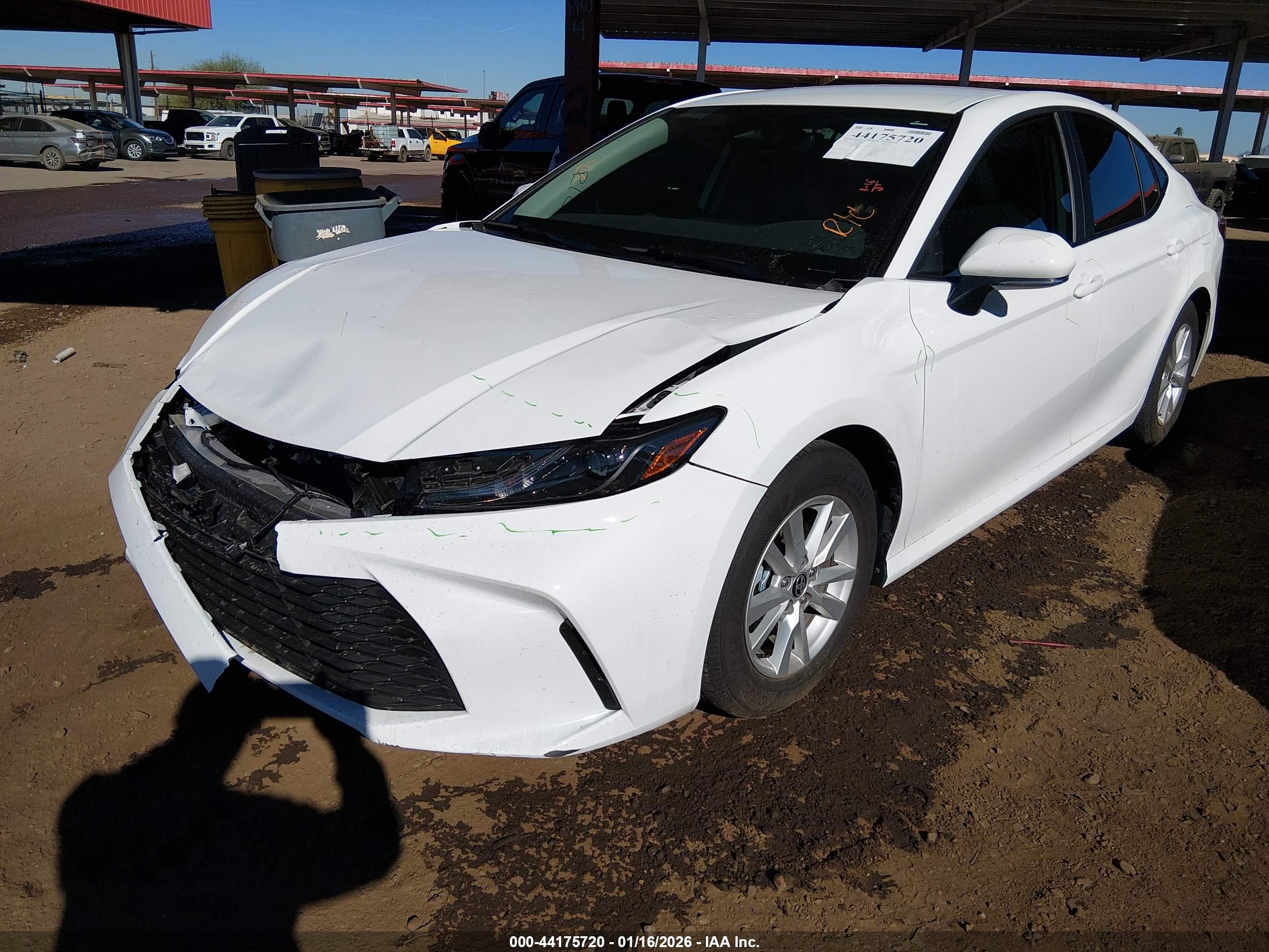TOYOTA CAMRY image 2