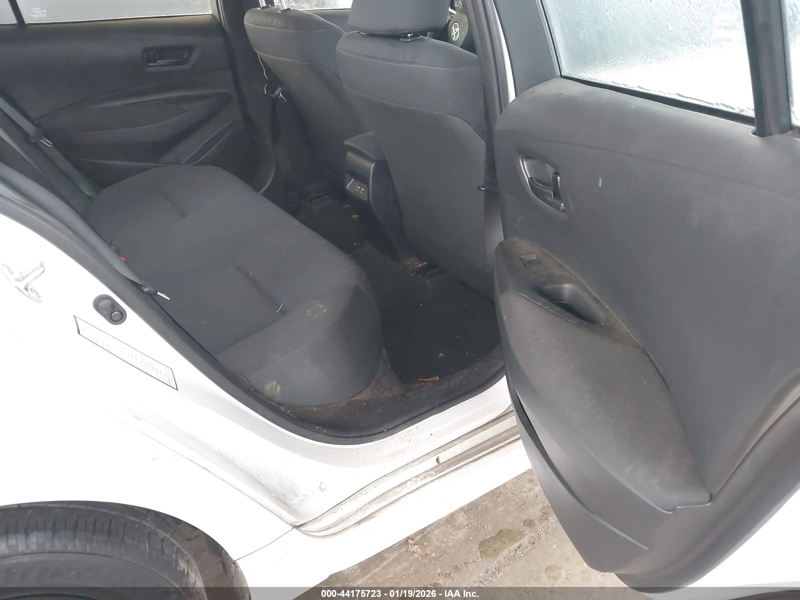 TOYOTA COROLLA image 8