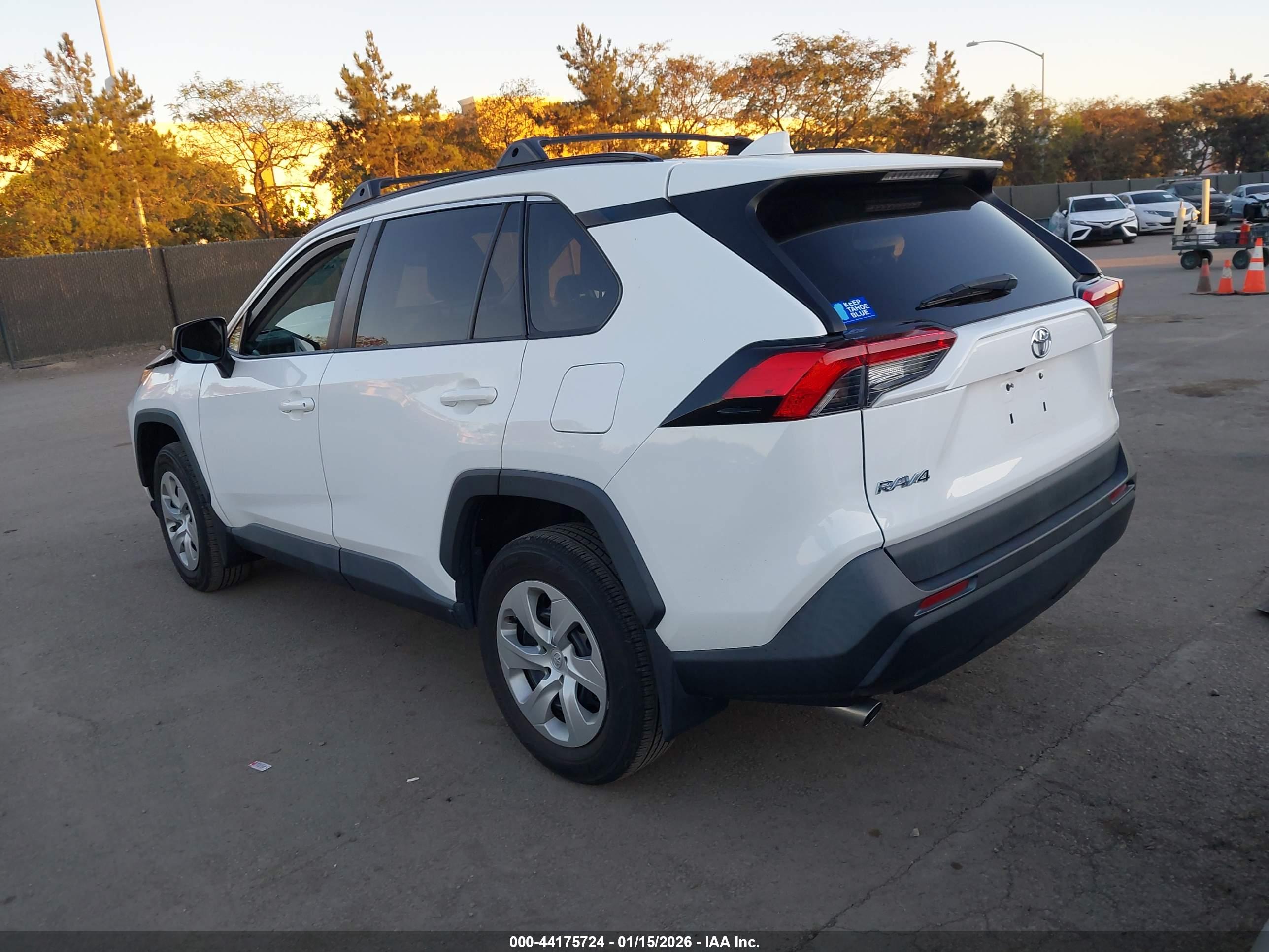 TOYOTA RAV4 image 3