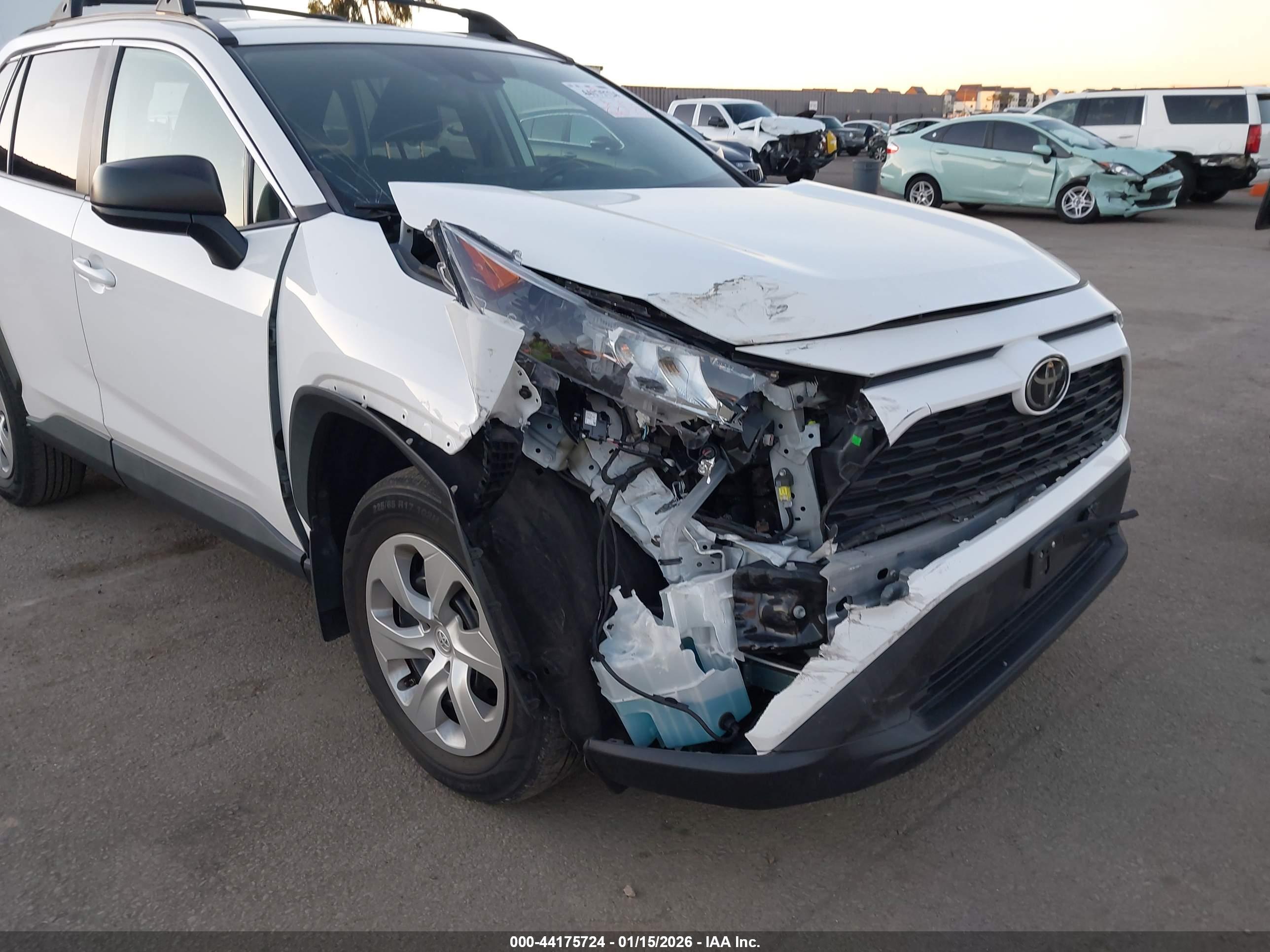 TOYOTA RAV4 image 6