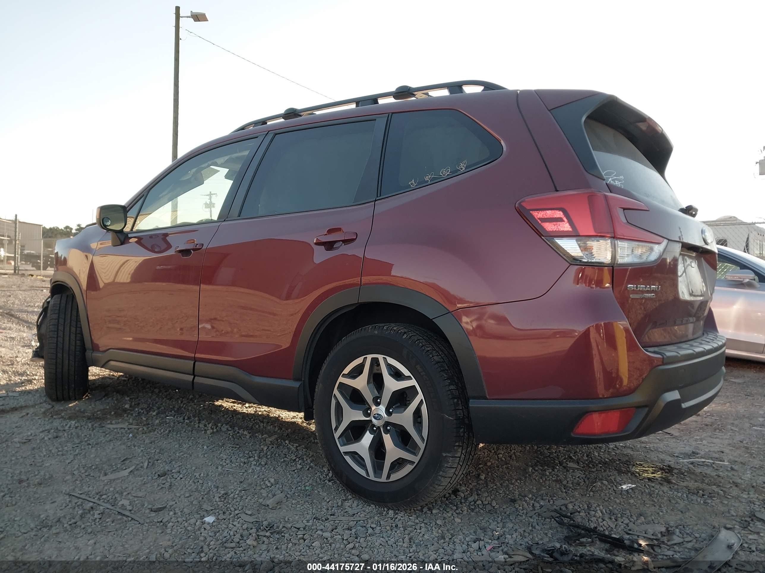 SUBARU FORESTER image 3