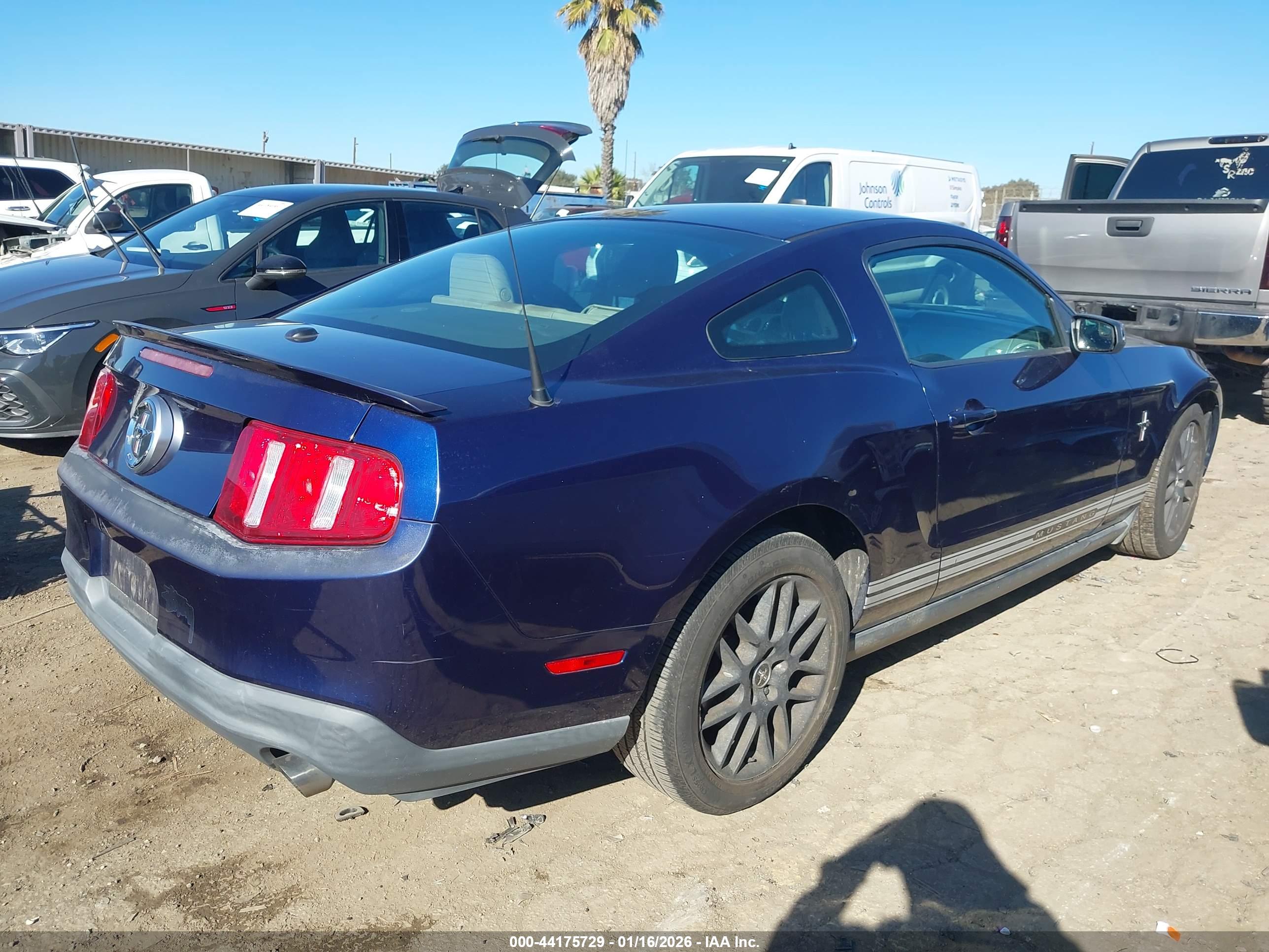 FORD MUSTANG image 4