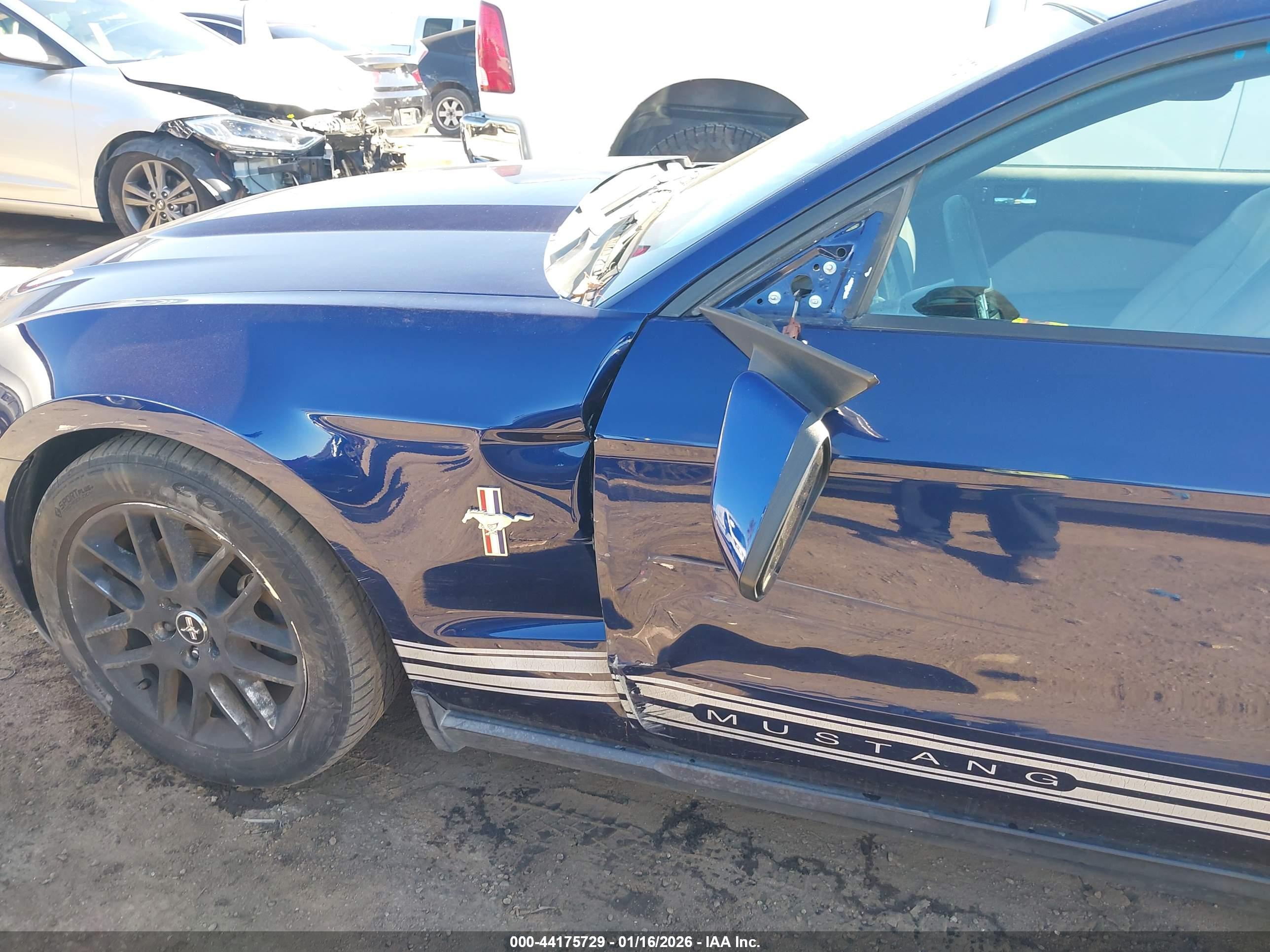 FORD MUSTANG image 6