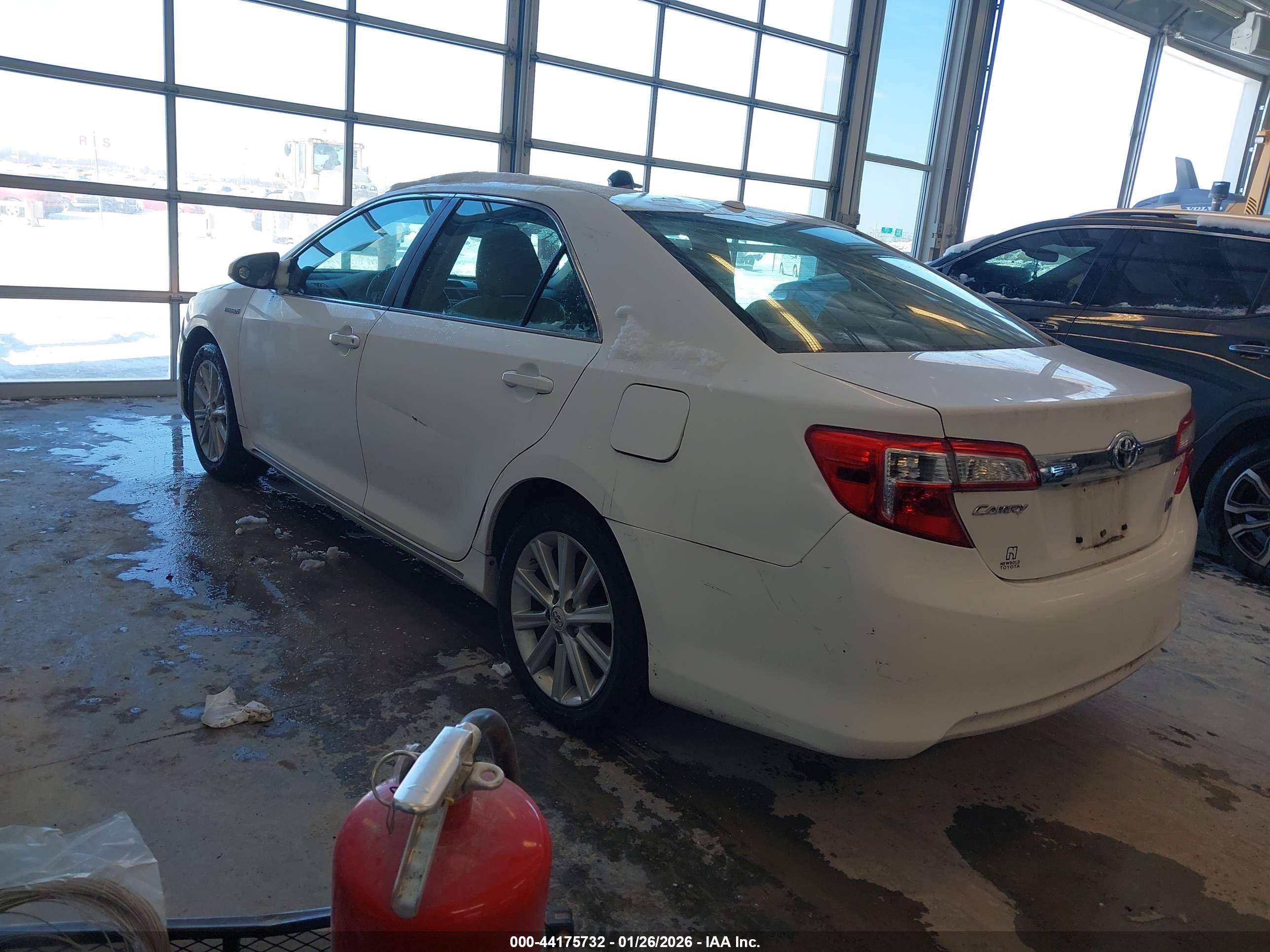 TOYOTA CAMRY image 3
