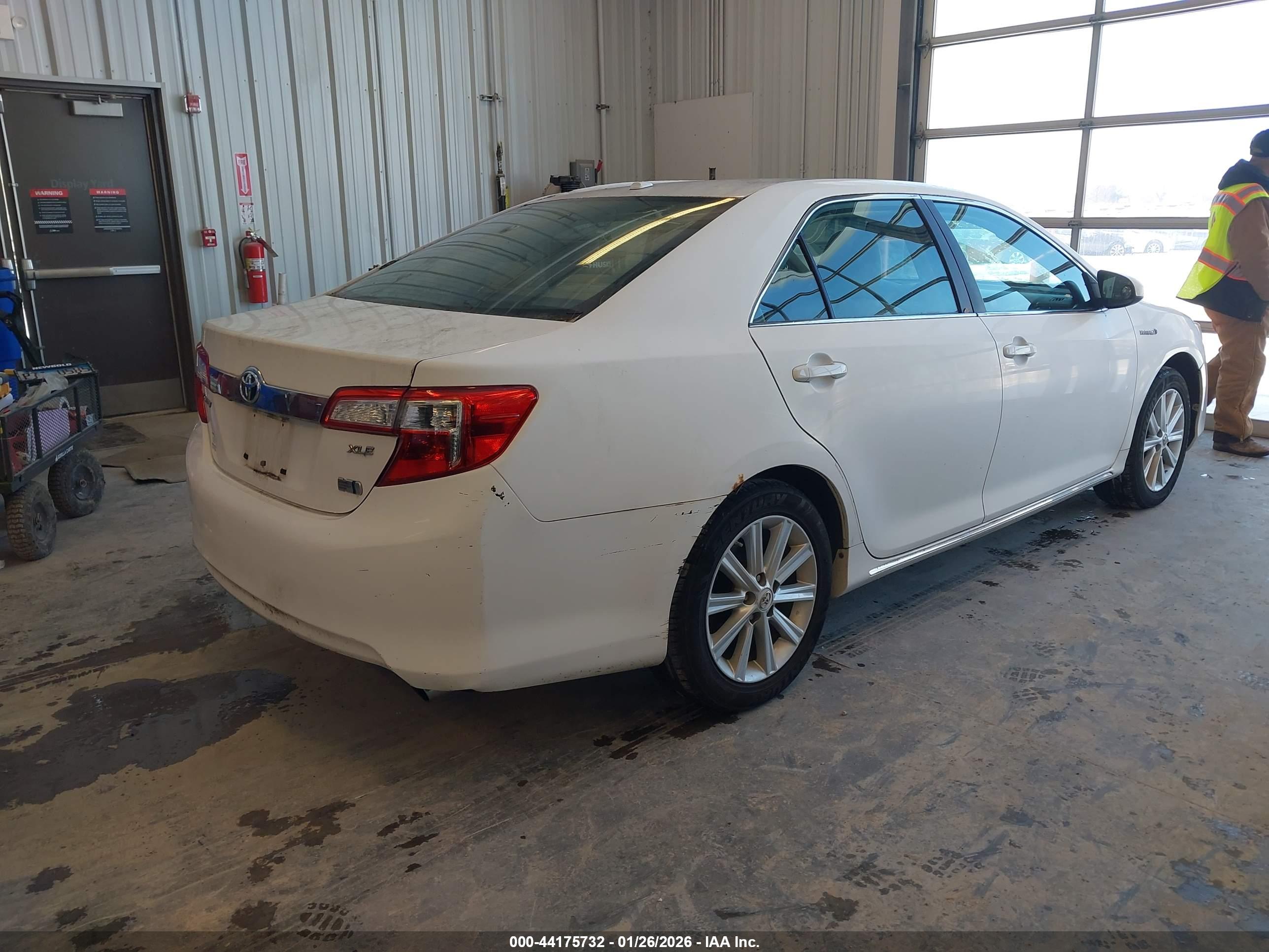 TOYOTA CAMRY image 4