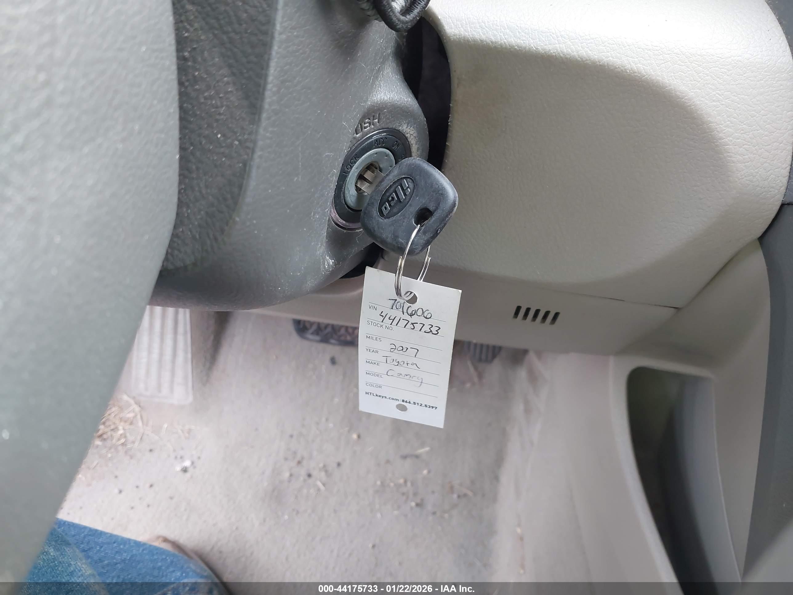 TOYOTA CAMRY image 11