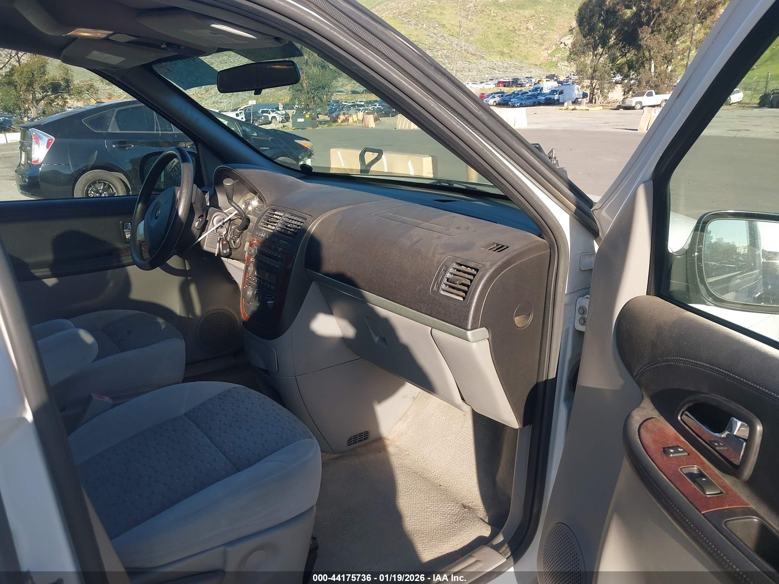 CHEVROLET UPLANDER image 5
