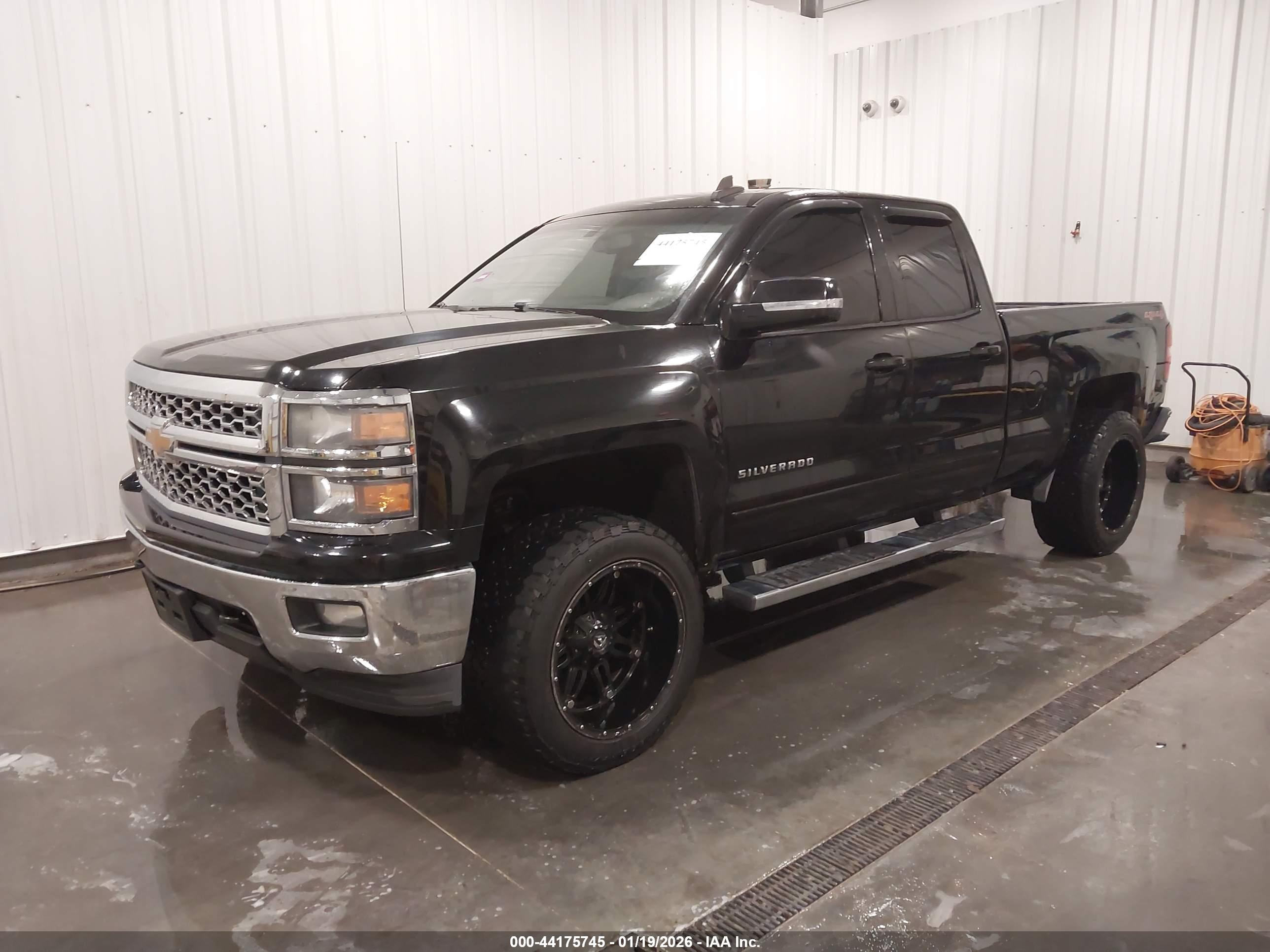 CHEVROLET SILVERADO image 2