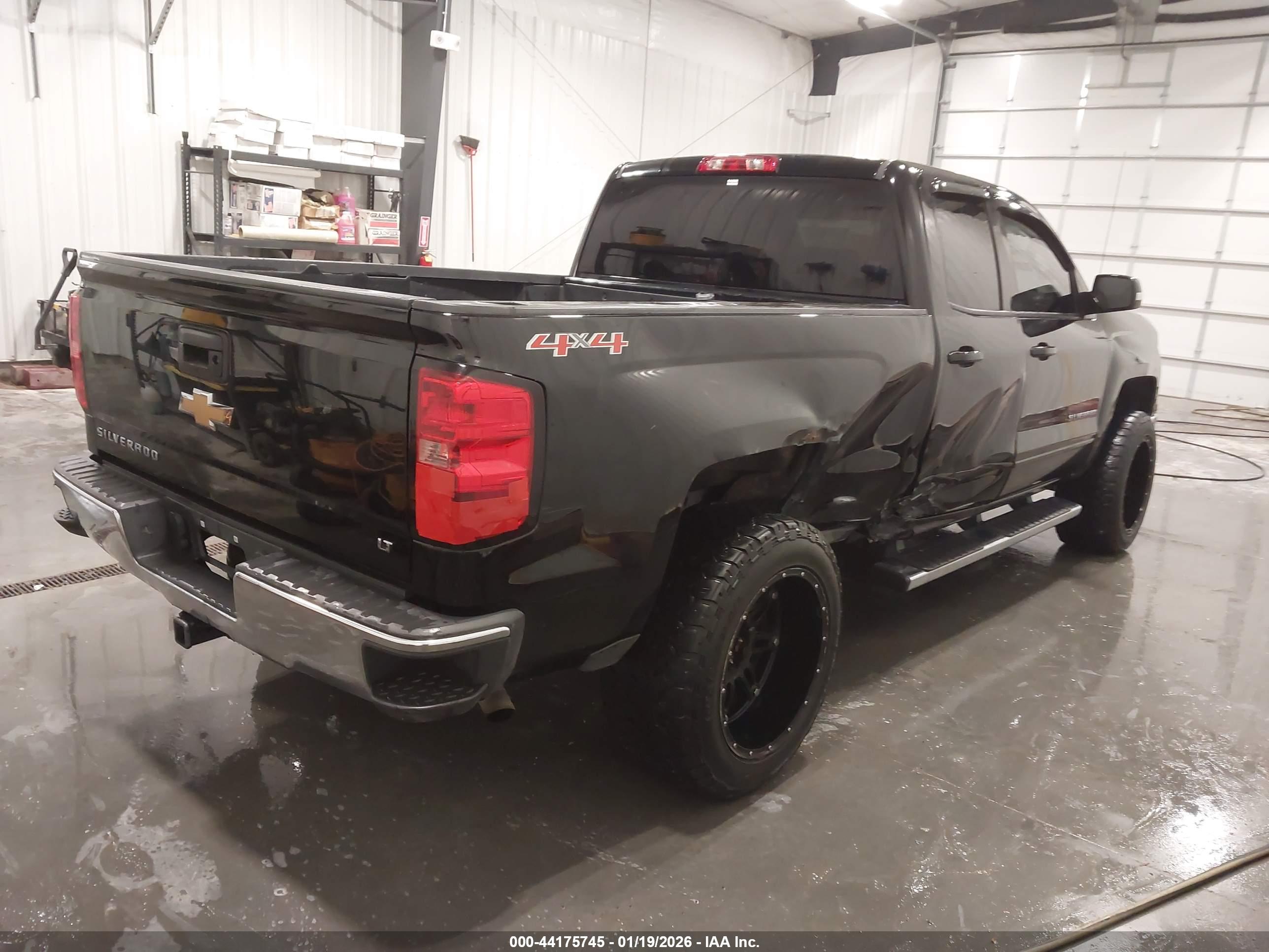 CHEVROLET SILVERADO image 4