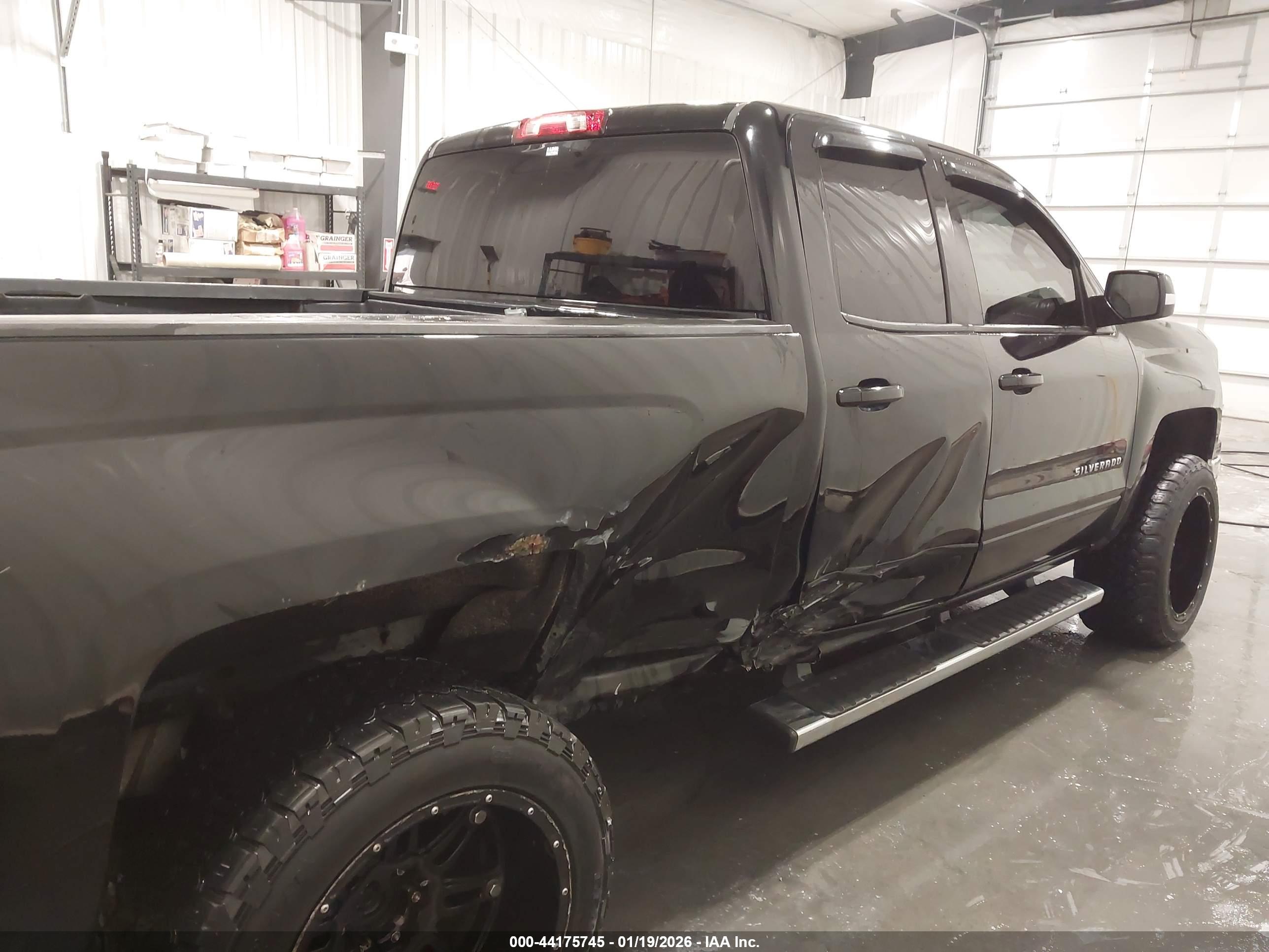 CHEVROLET SILVERADO image 6