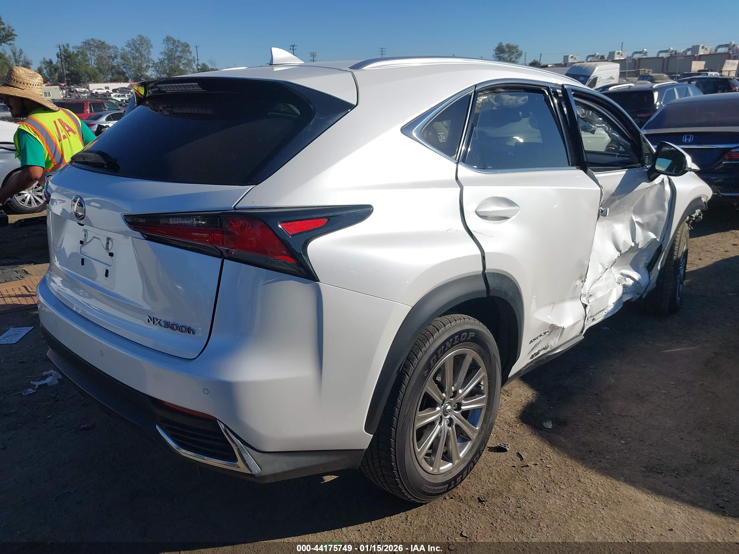 LEXUS NX image 4