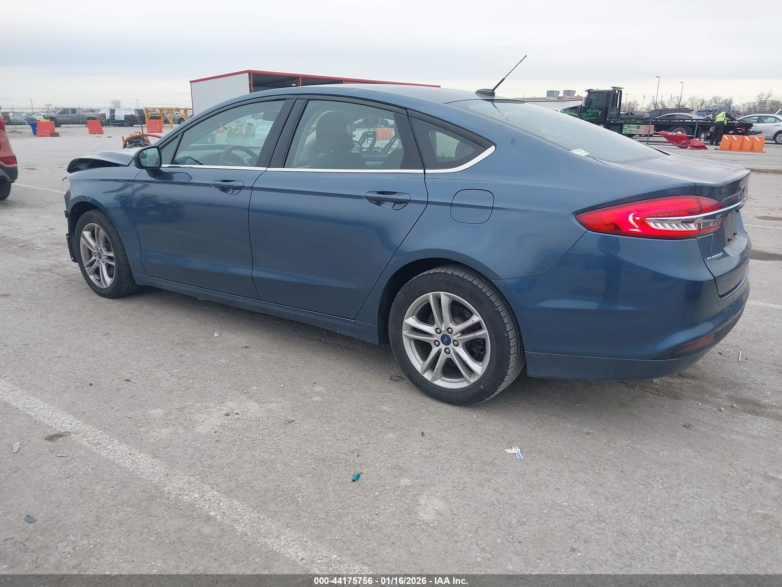FORD FUSION image 3