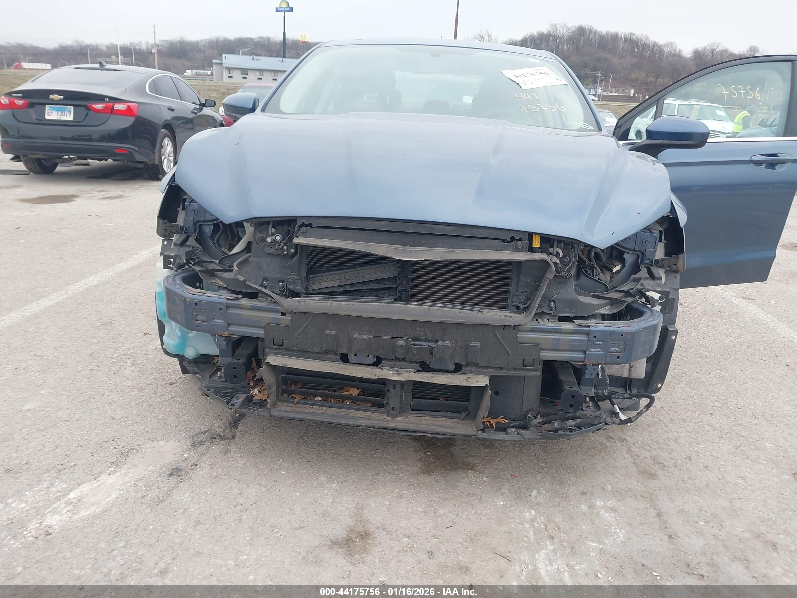 FORD FUSION image 6