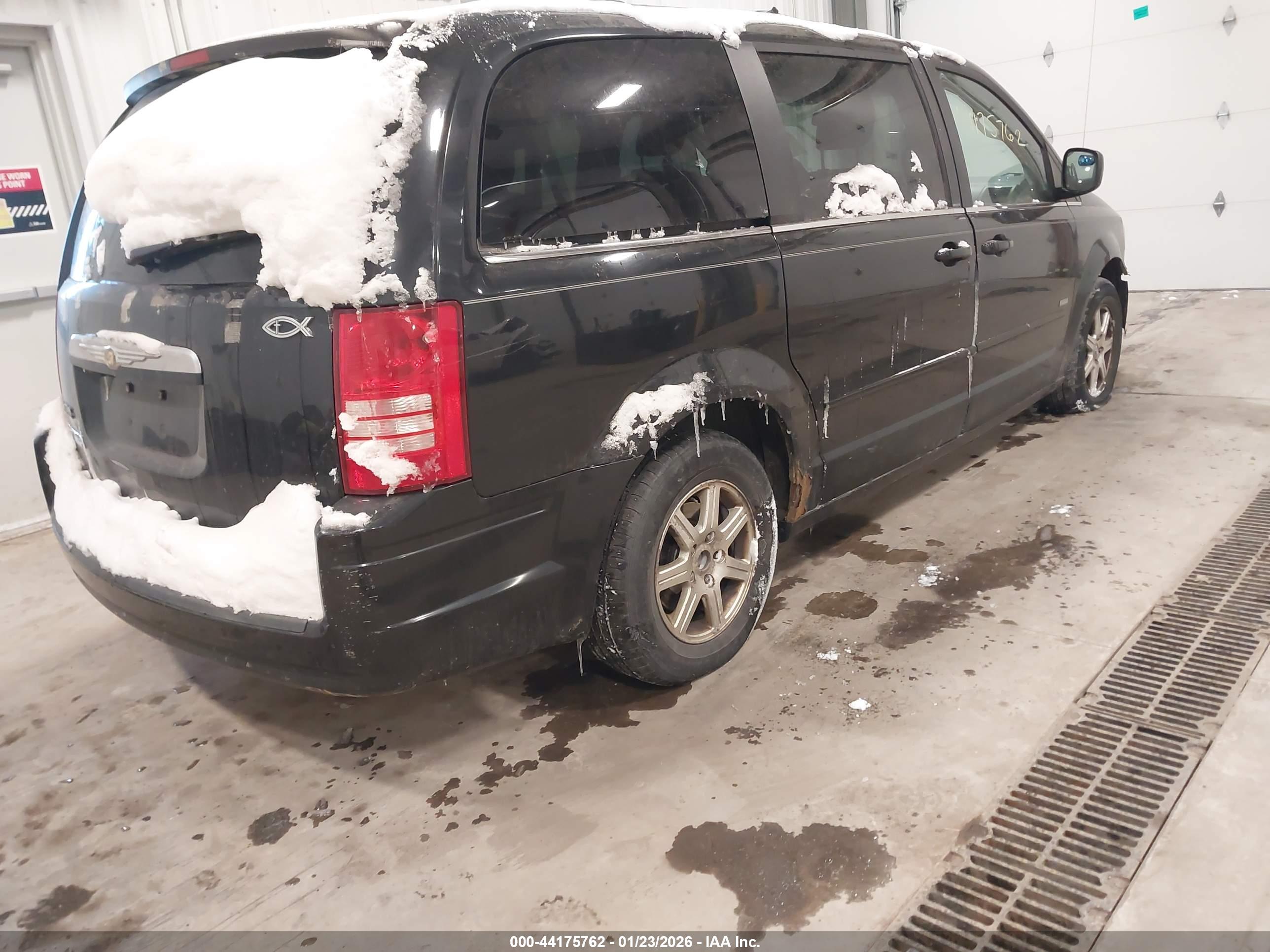 CHRYSLER TOWN image 4