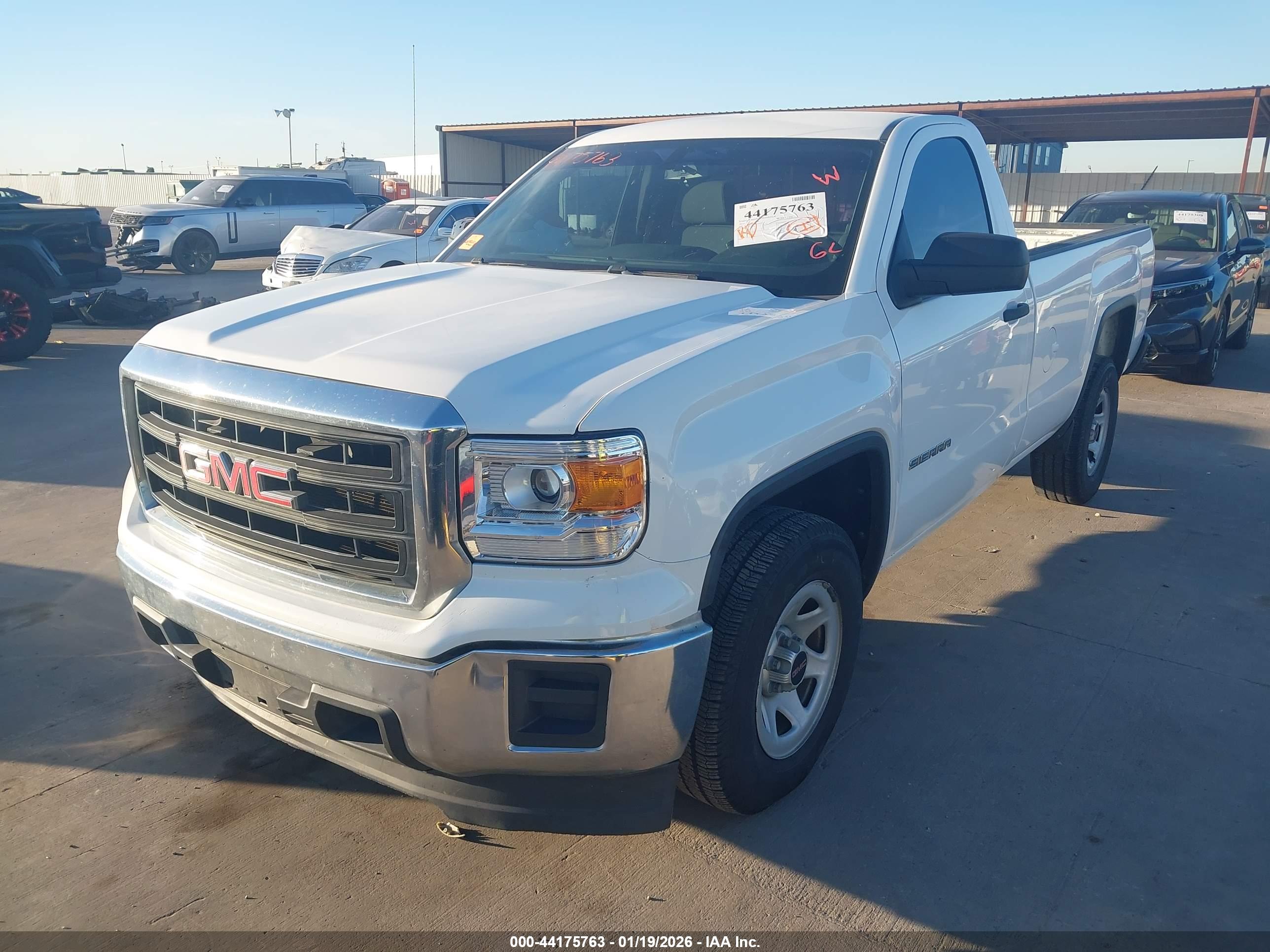 GMC SIERRA image 2
