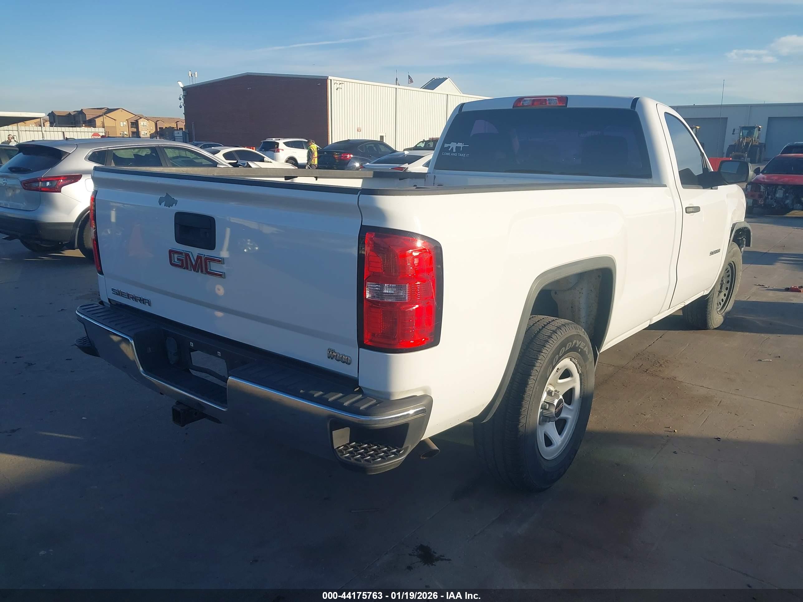 GMC SIERRA image 4