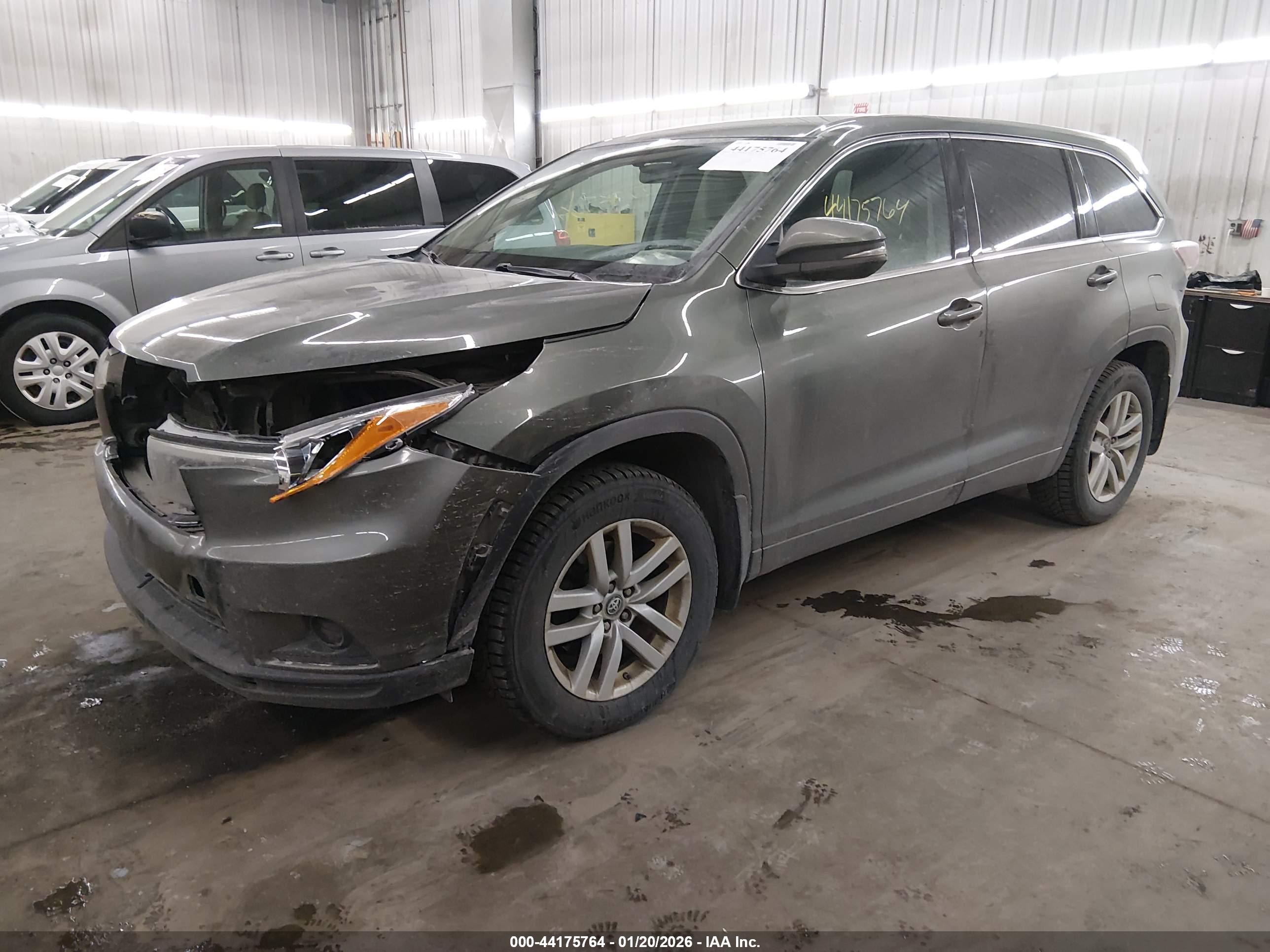 TOYOTA HIGHLANDER image 2