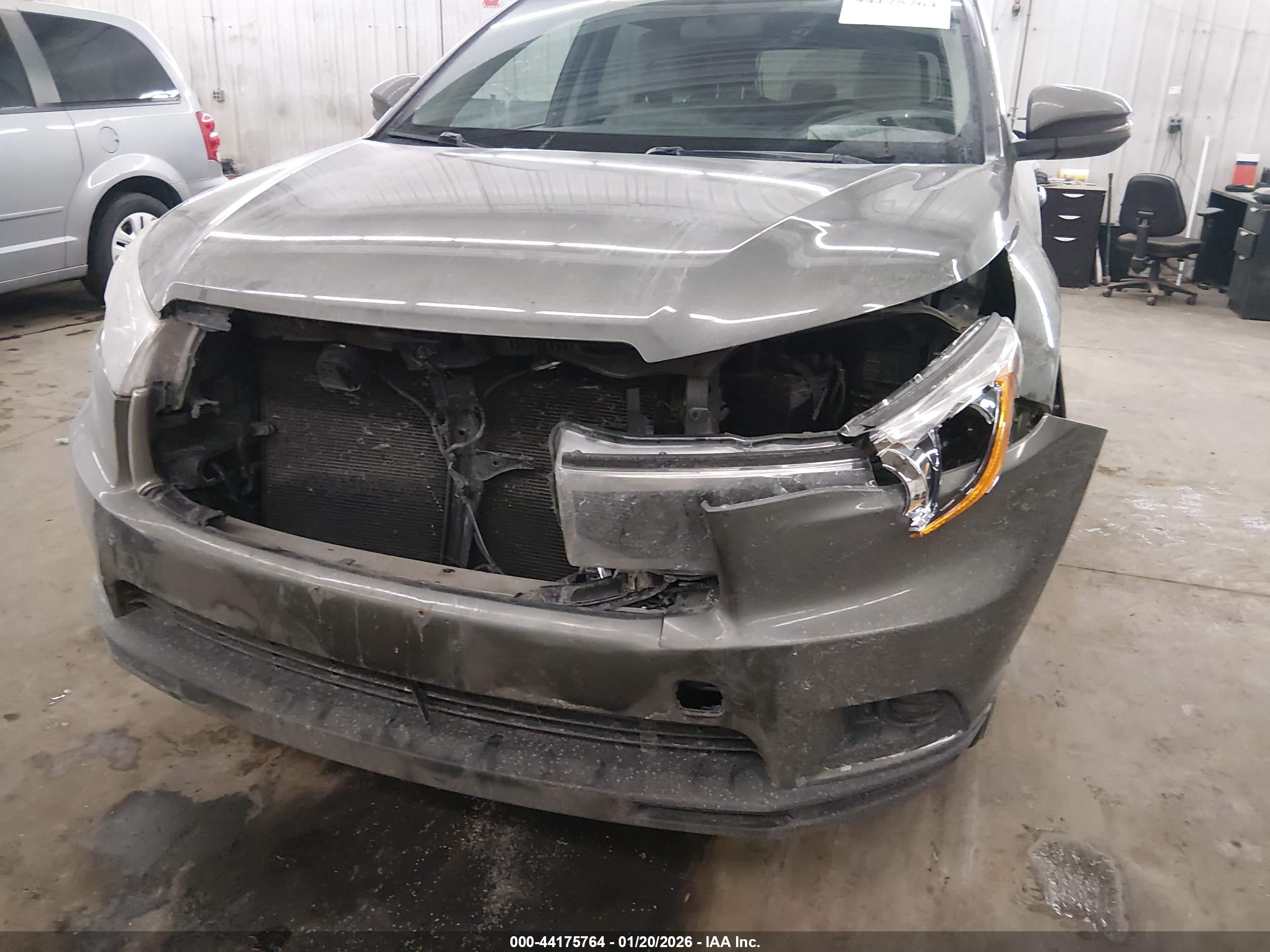 TOYOTA HIGHLANDER image 6
